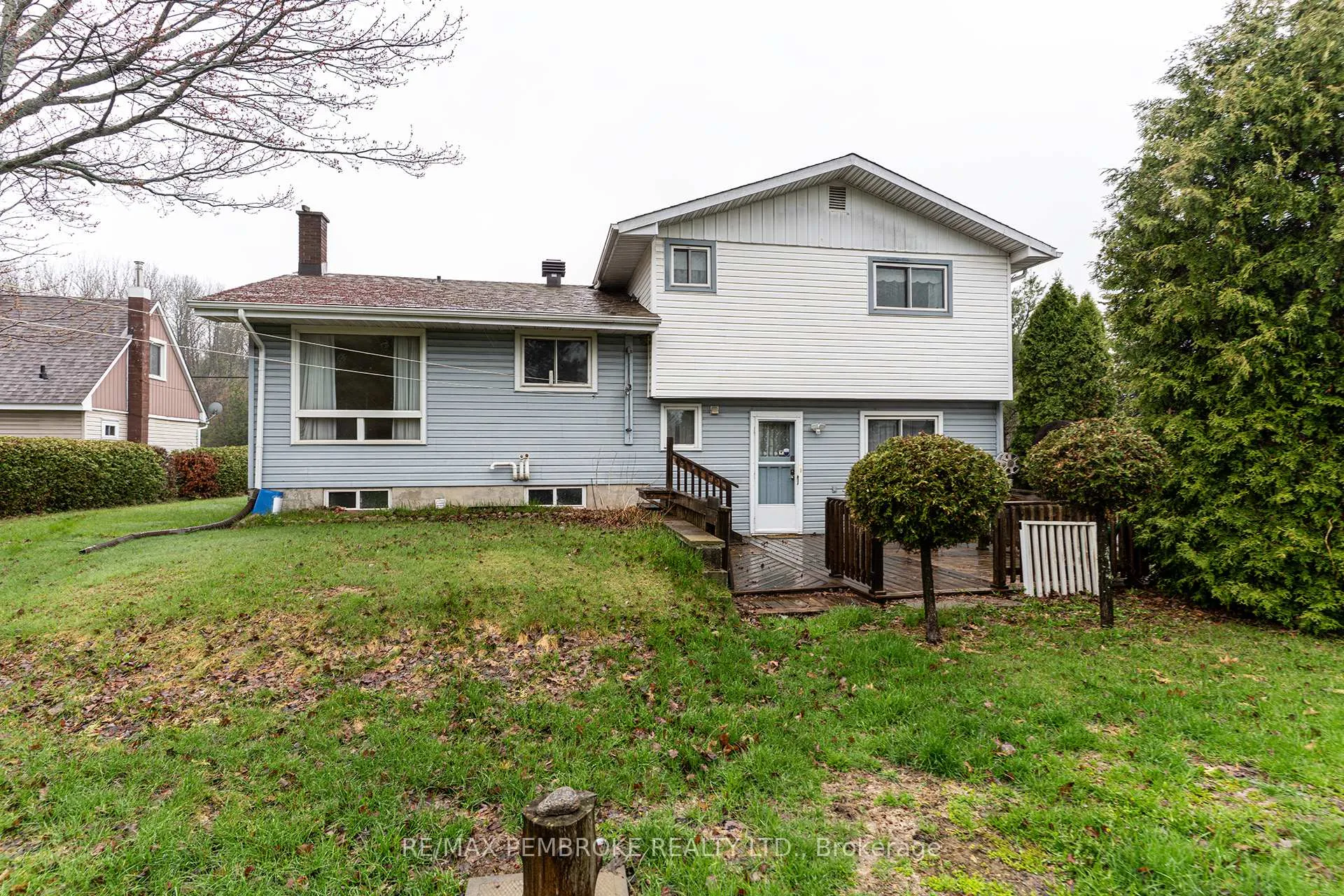 Photo 6 of 2 Silke Drive, Petawawa — HOMEH