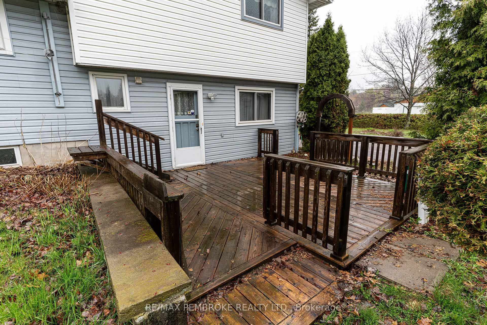 Photo 7 of 2 Silke Drive, Petawawa — HOMEH