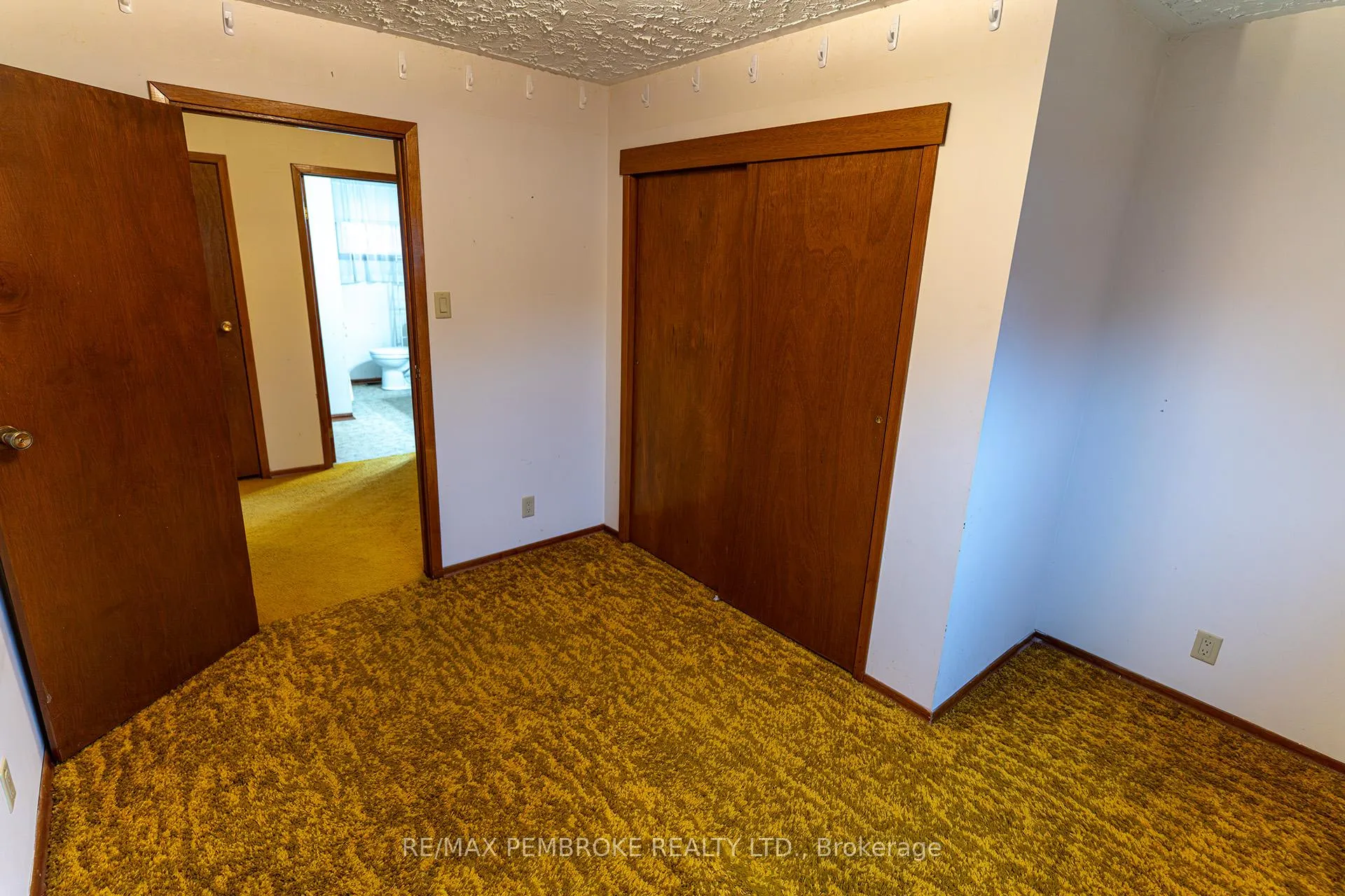 Photo 30 of 2 Silke Drive, Petawawa — HOMEH