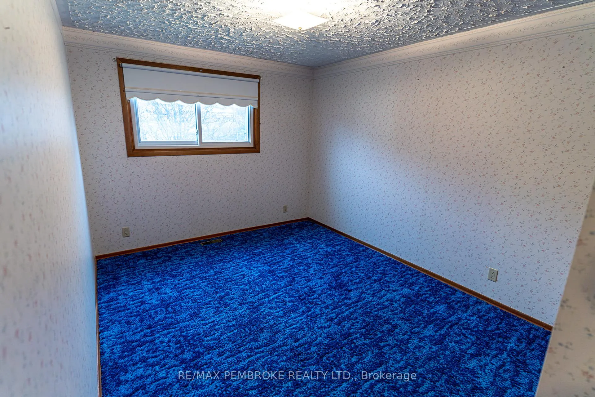 Photo 31 of 2 Silke Drive, Petawawa — HOMEH