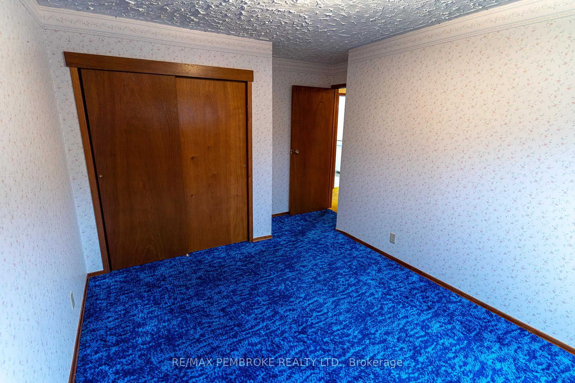 Photo 32 of 2 Silke Drive, Petawawa — HOMEH