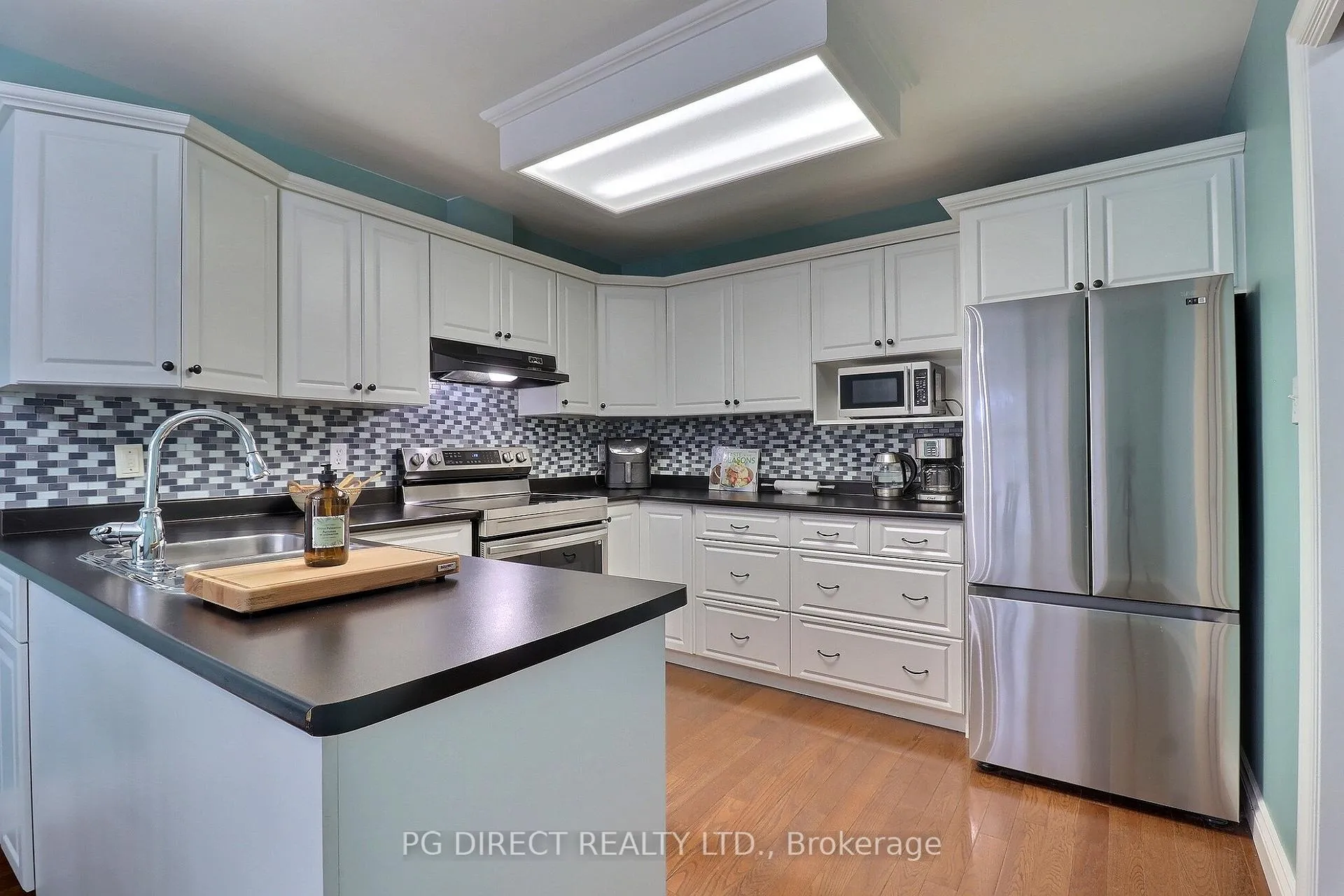 Photo 4 of Unit 5, 1151 Riverside Drive, London, North O — HOMEH