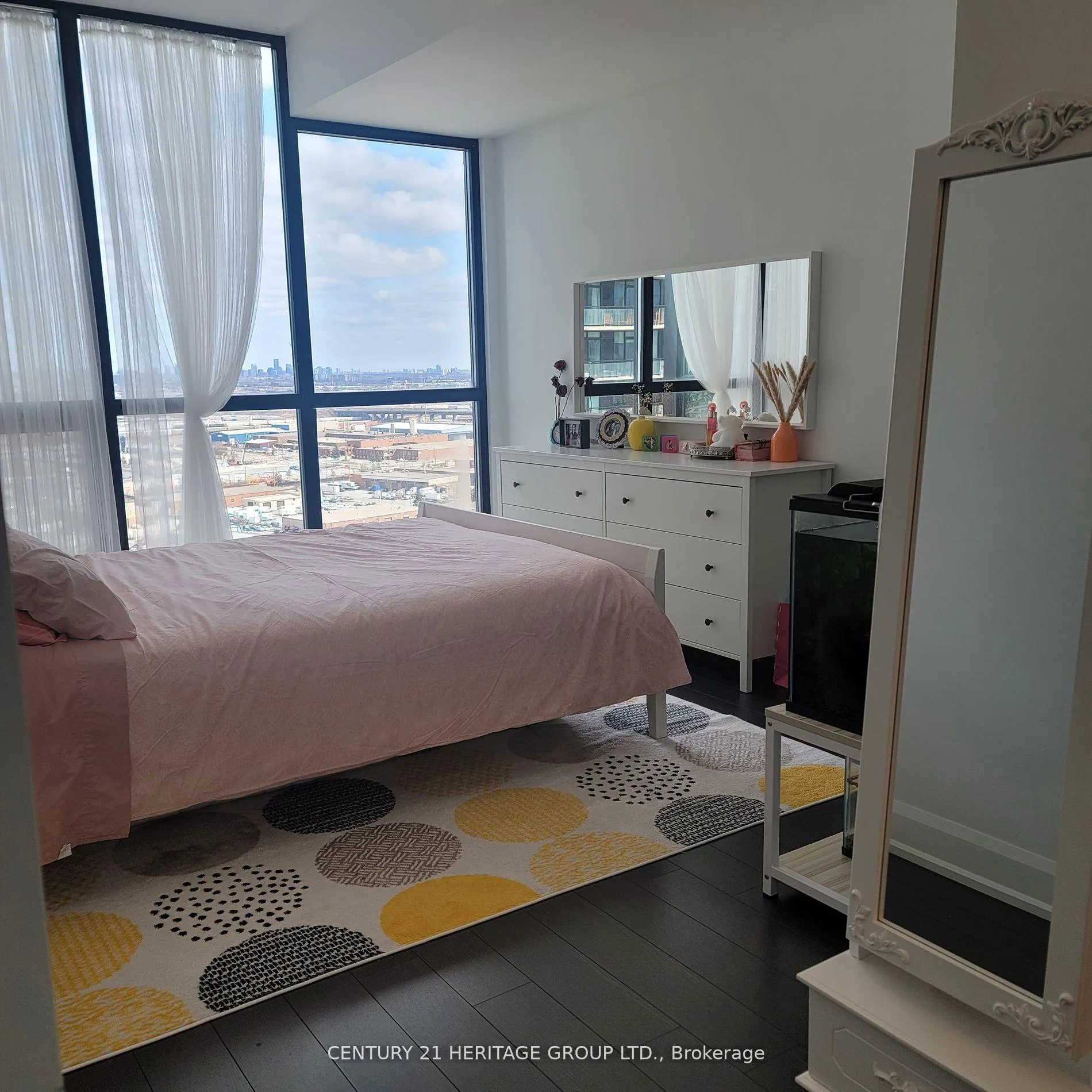 Photo 5 of Unit 2202, 2910 Highway 7 Road W, Vaughan, Concord — HOMEH