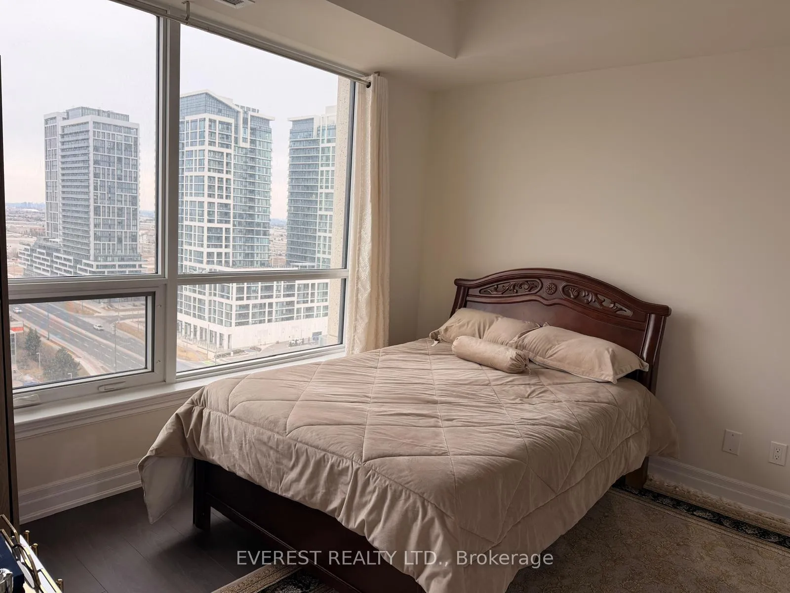 Photo 4 of Unit 1706, 9075 Jane Street, Vaughan, Concord — HOMEH