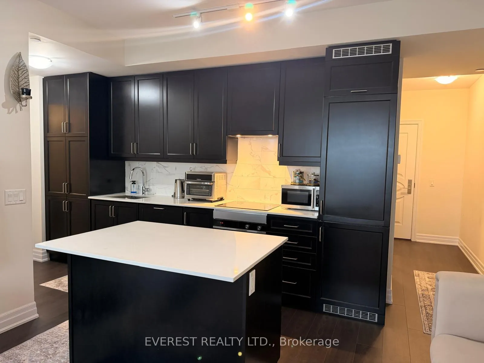 Photo 7 of Unit 1706, 9075 Jane Street, Vaughan, Concord — HOMEH
