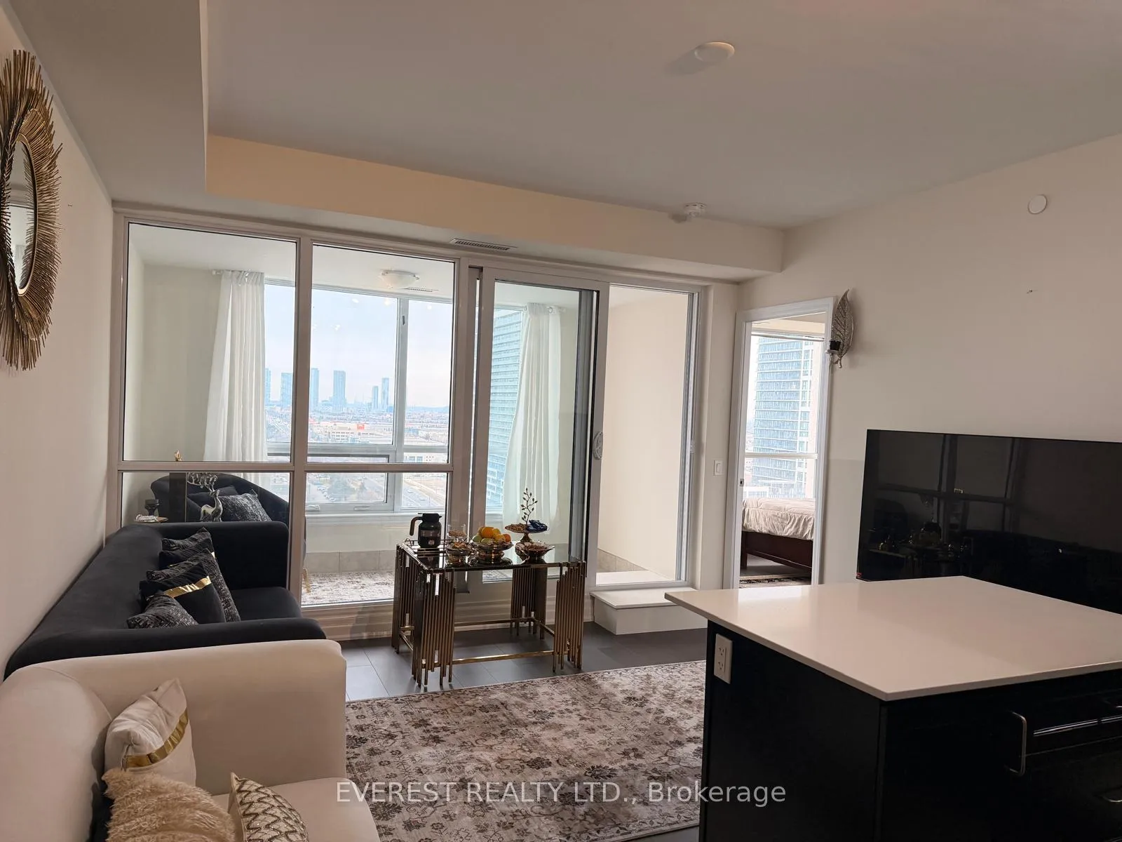 Photo 9 of Unit 1706, 9075 Jane Street, Vaughan, Concord — HOMEH