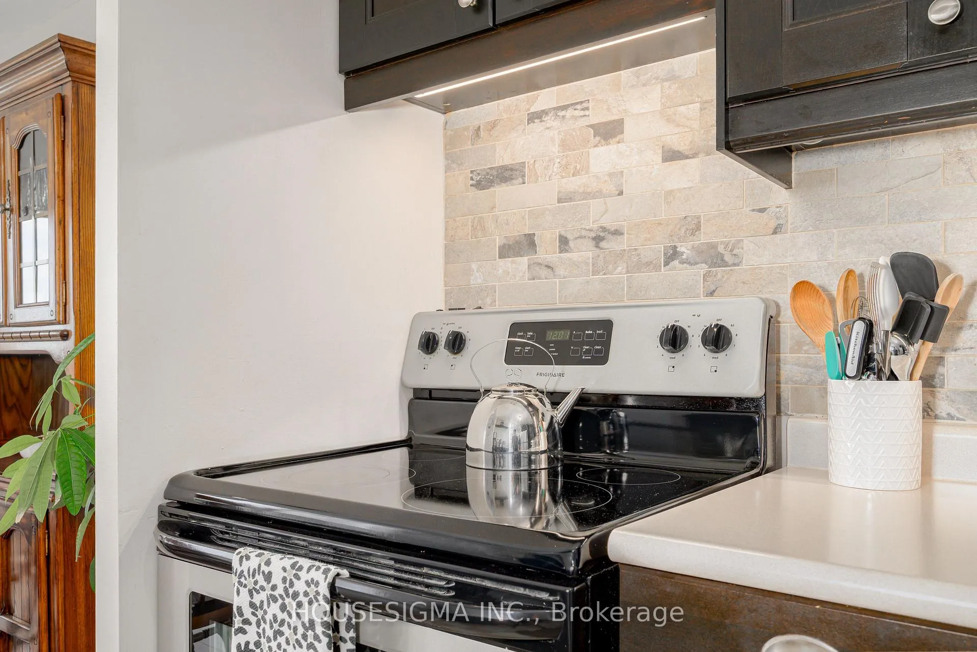 Photo 32 of Unit 1203, 2 Westney Road N, Ajax, Central West — HOMEH