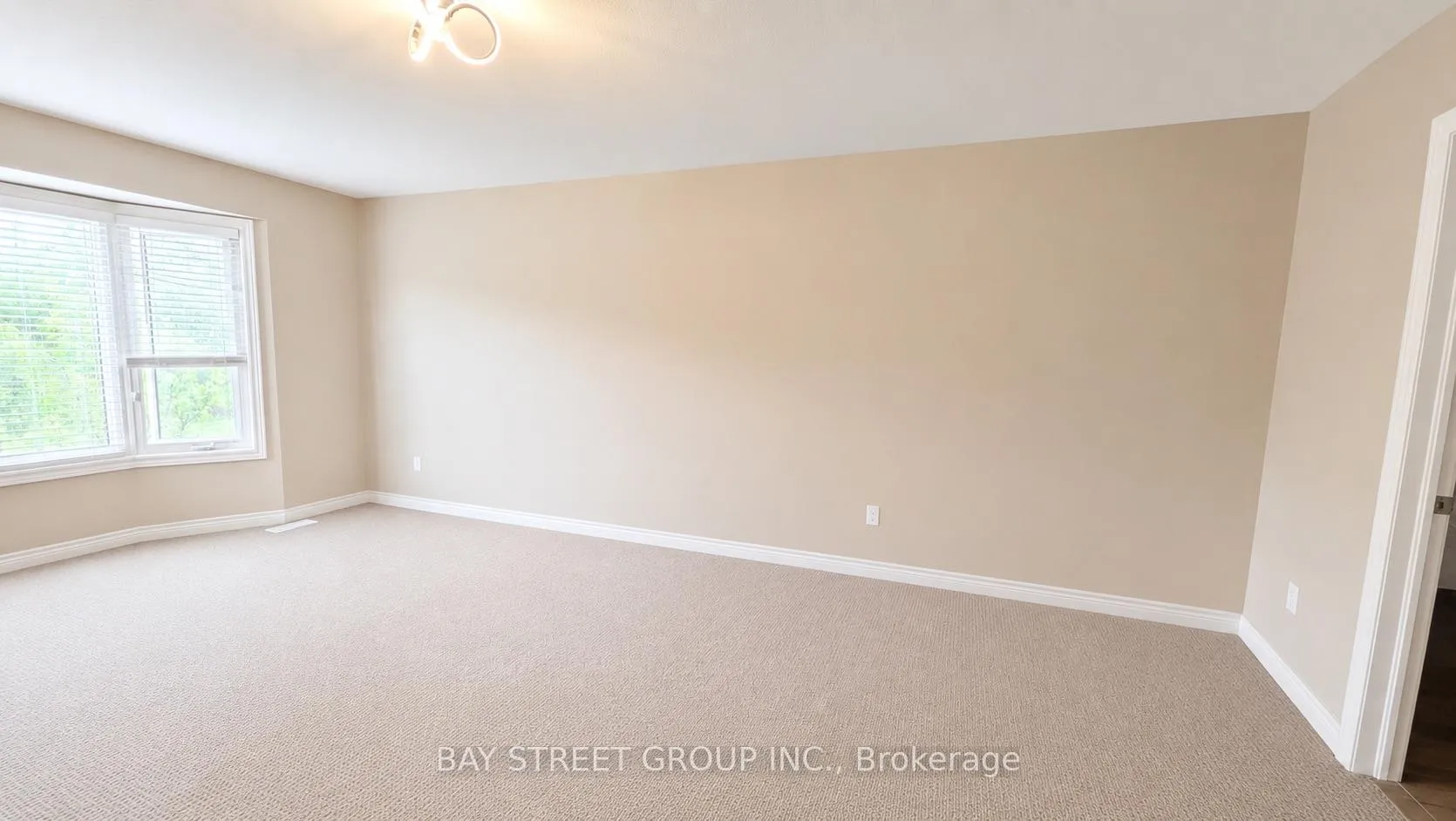 Photo 5 of 7636 Green Vista Gate, Niagara Falls, Oldfield — HOMEH