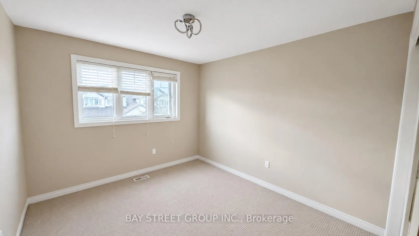 Photo 11 of 7636 Green Vista Gate, Niagara Falls, Oldfield — HOMEH