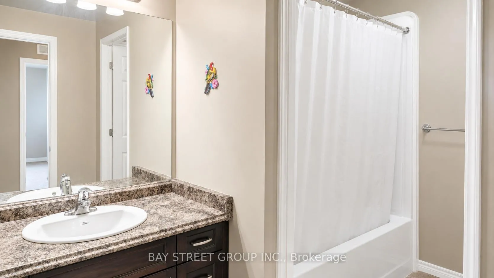Photo 13 of 7636 Green Vista Gate, Niagara Falls, Oldfield — HOMEH