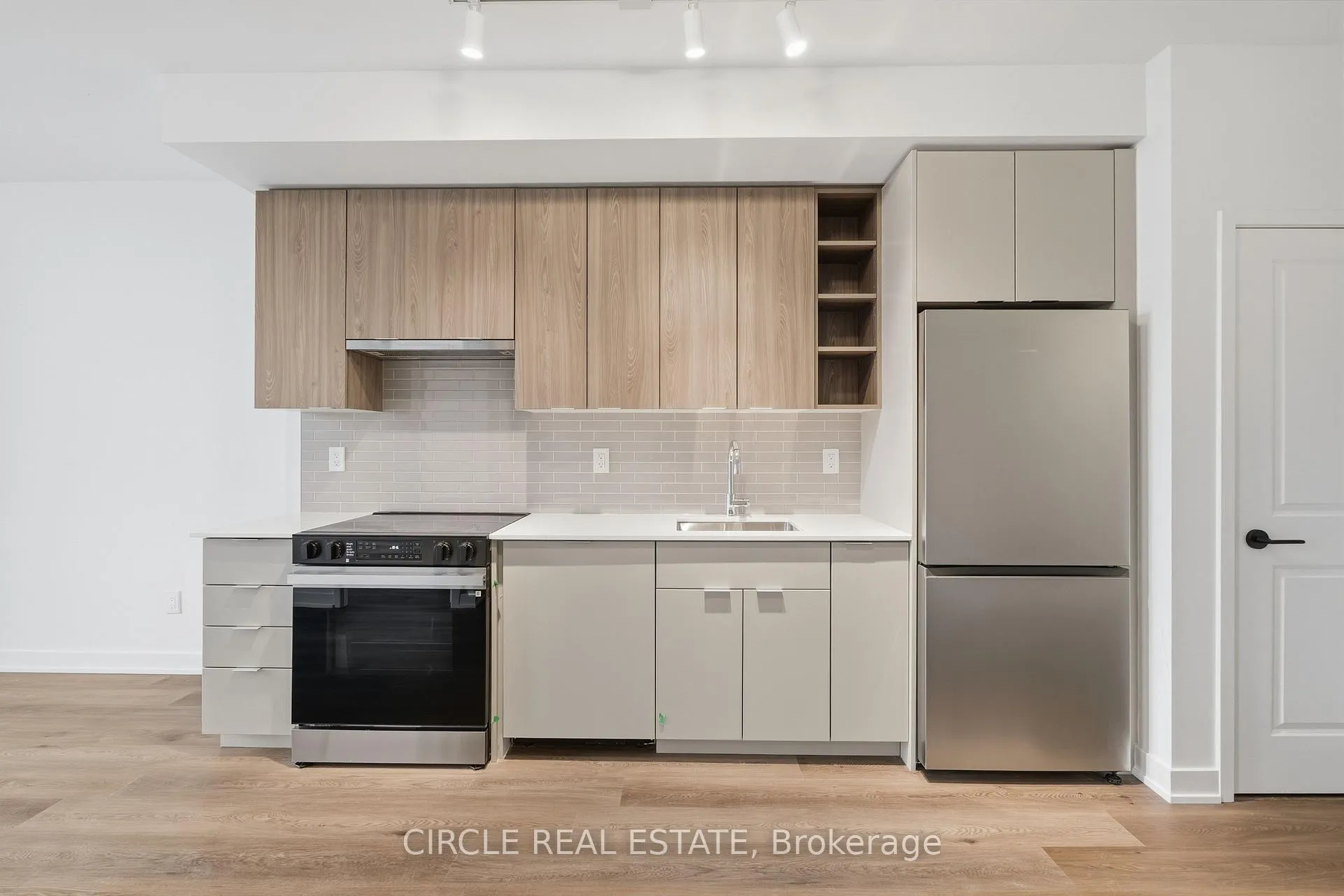 Photo 2 of Unit 505, 2075 Lakeshore Road, Burlington, Brant — HOMEH