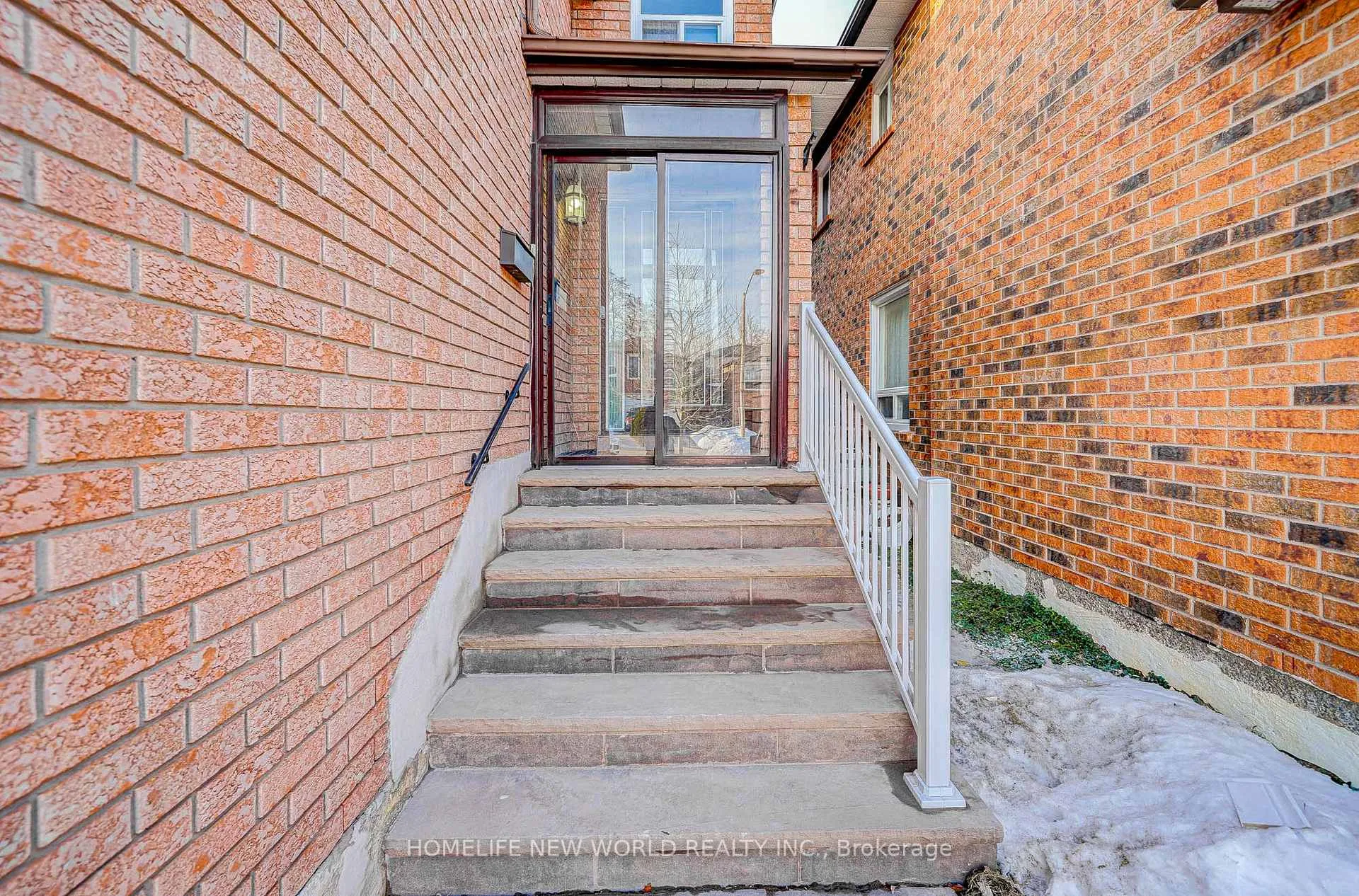 Photo 2 of 39 Burnt Bark Drive, Scarborough, Steeles — HOMEH