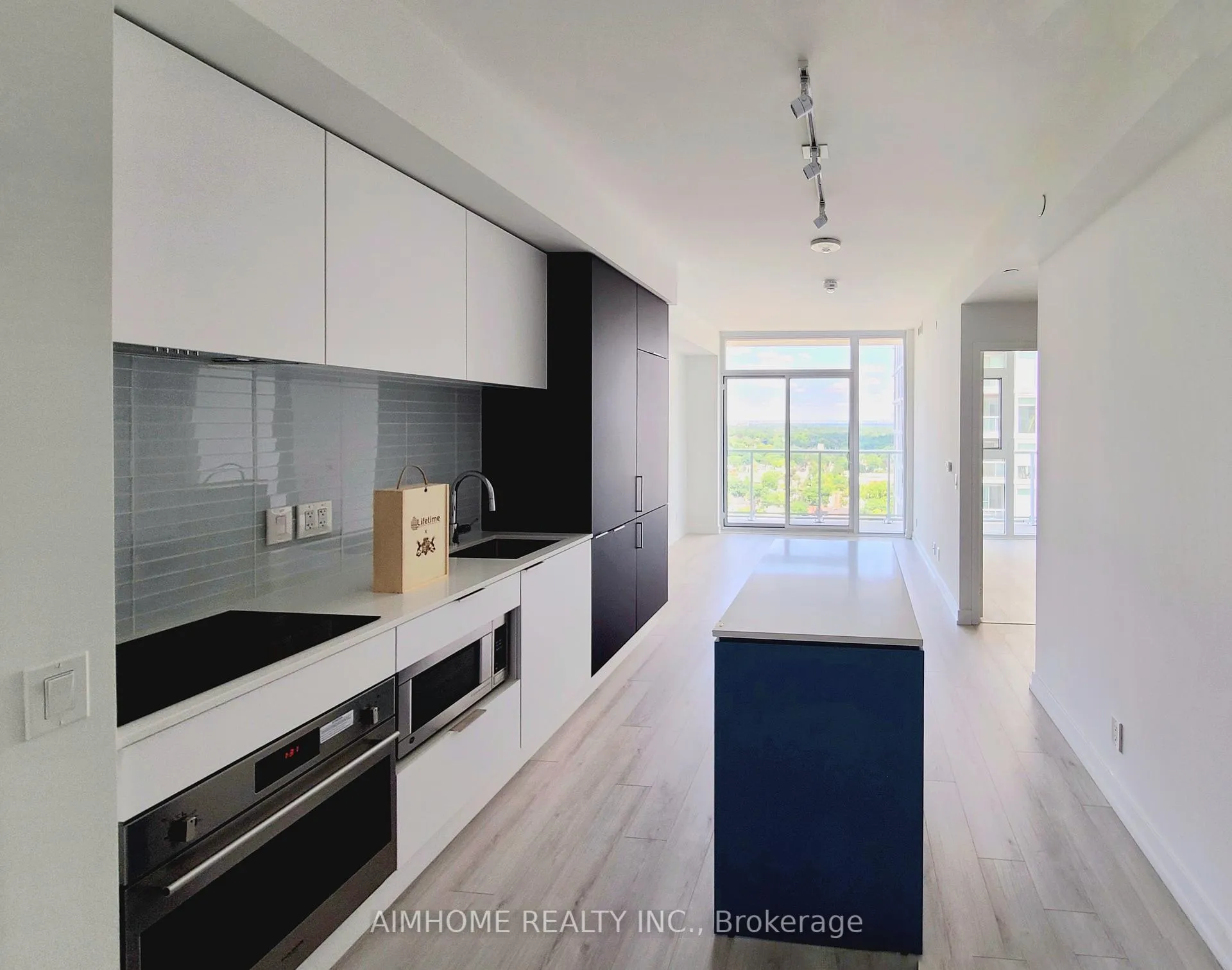 Photo 3 of Unit 1613, 33 Helendale Avenue, Toronto, Yonge-Eglinton — HOMEH