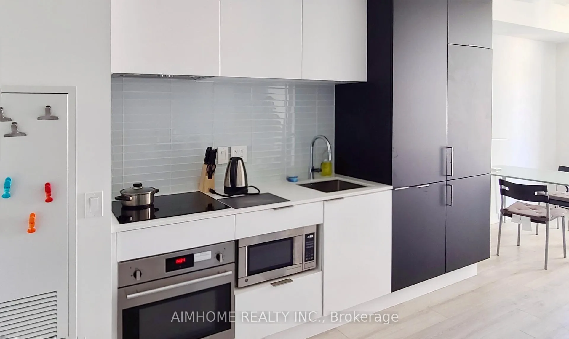 Photo 6 of Unit 1613, 33 Helendale Avenue, Toronto, Yonge-Eglinton — HOMEH