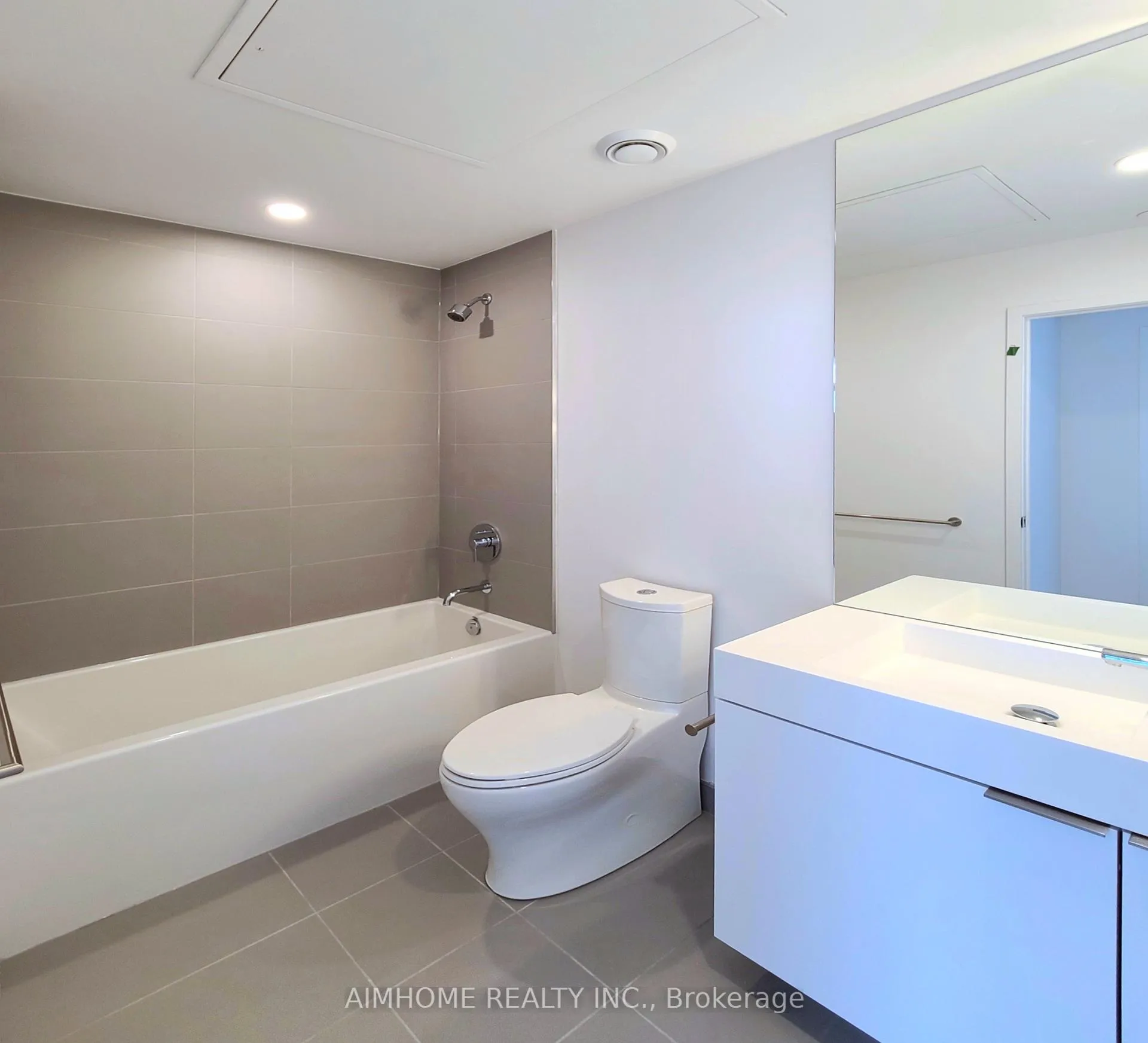 Photo 12 of Unit 1613, 33 Helendale Avenue, Toronto, Yonge-Eglinton — HOMEH