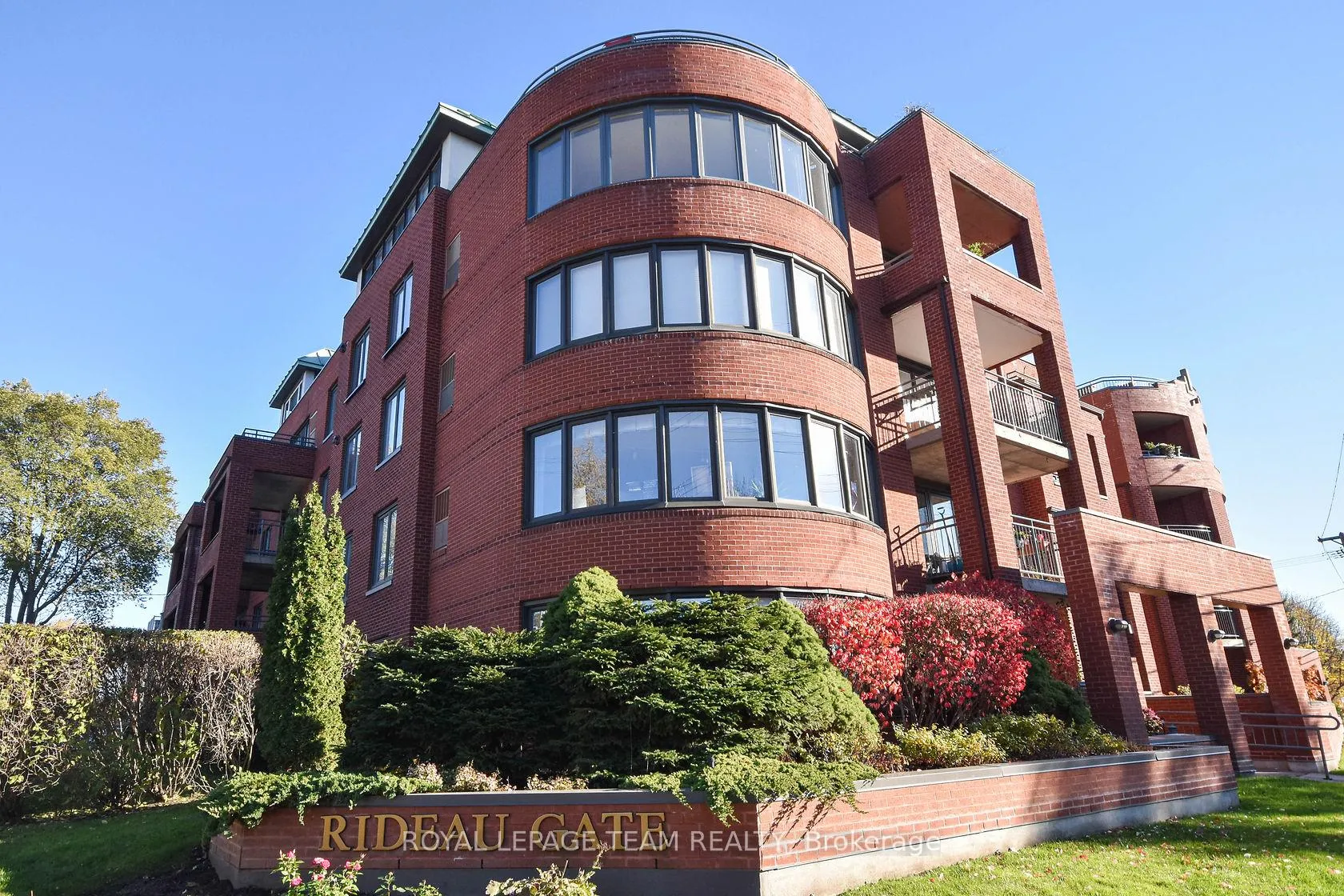 Photo 1 of Unit 203, 959 North River Road, Ottawa, Overbrook — HOMEH