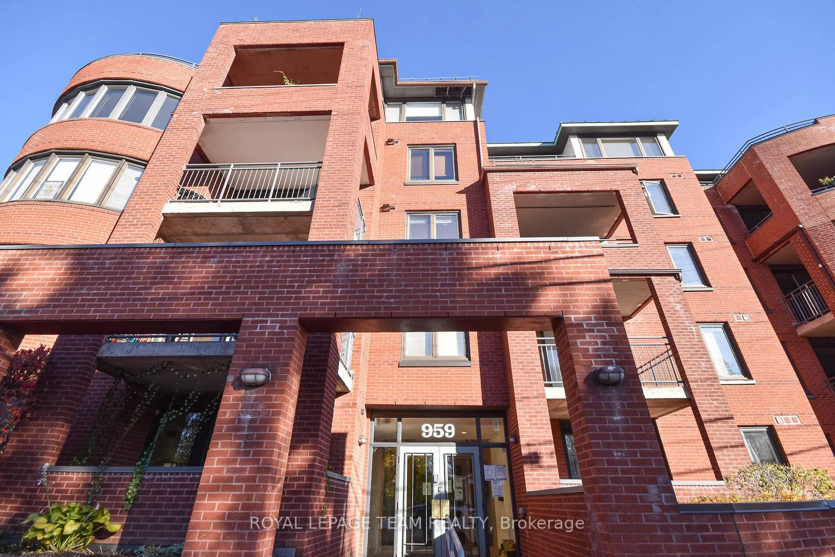 Photo 2 of Unit 203, 959 North River Road, Ottawa, Overbrook — HOMEH