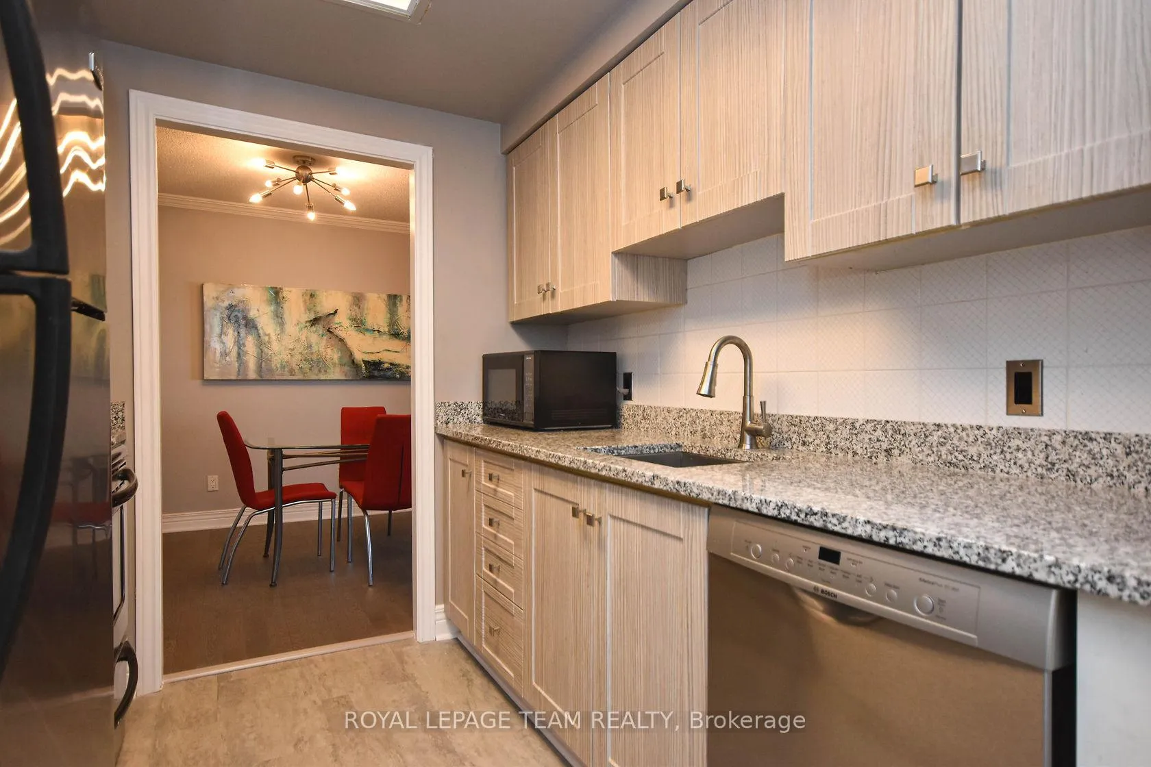 Photo 10 of Unit 203, 959 North River Road, Ottawa, Overbrook — HOMEH