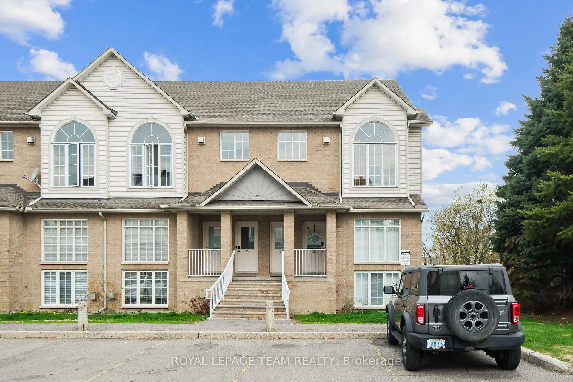 Photo 3 of Unit 23, 1701 Blohm Drive, Ottawa, Hunt Club Park — HOMEH