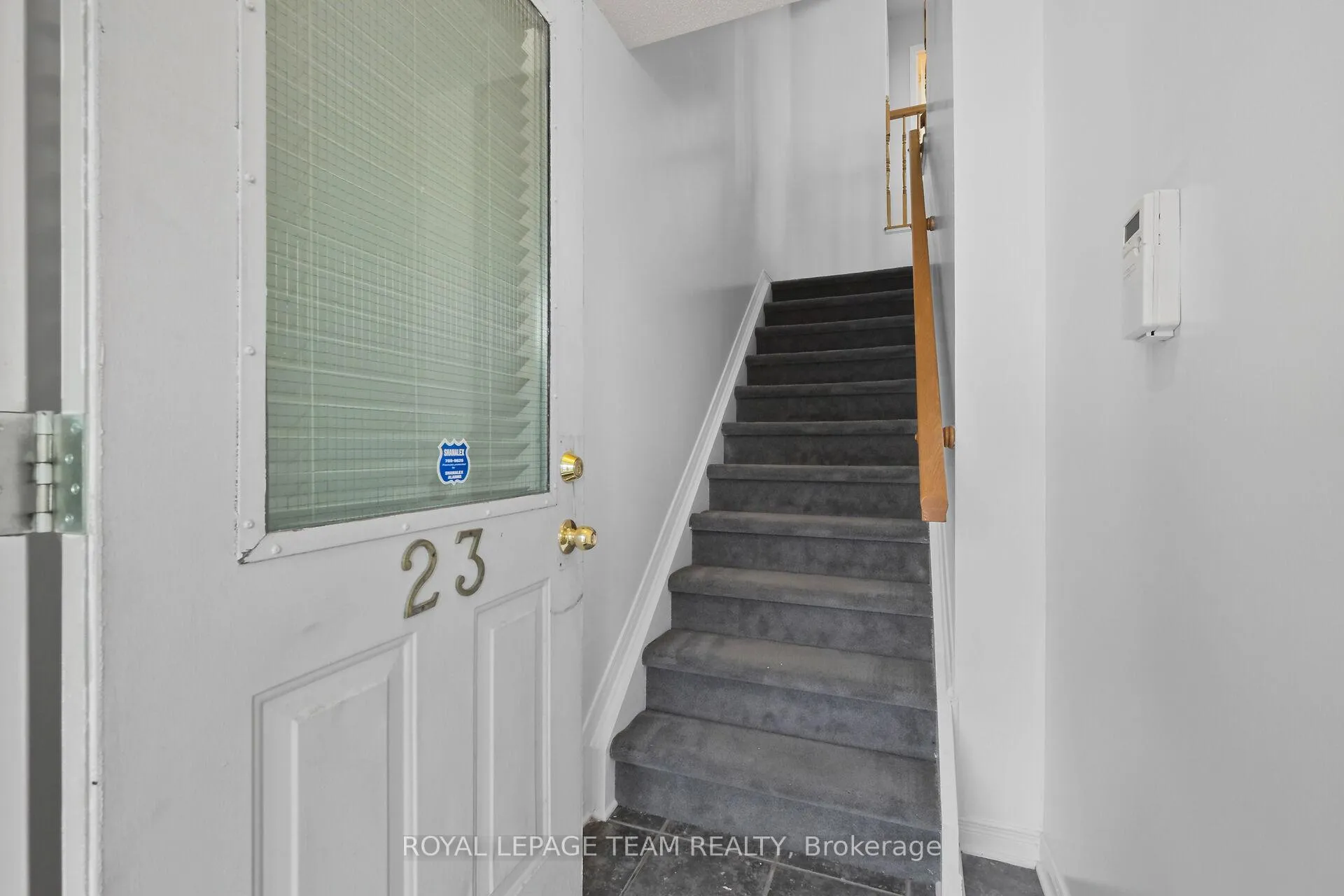 Photo 7 of Unit 23, 1701 Blohm Drive, Ottawa, Hunt Club Park — HOMEH
