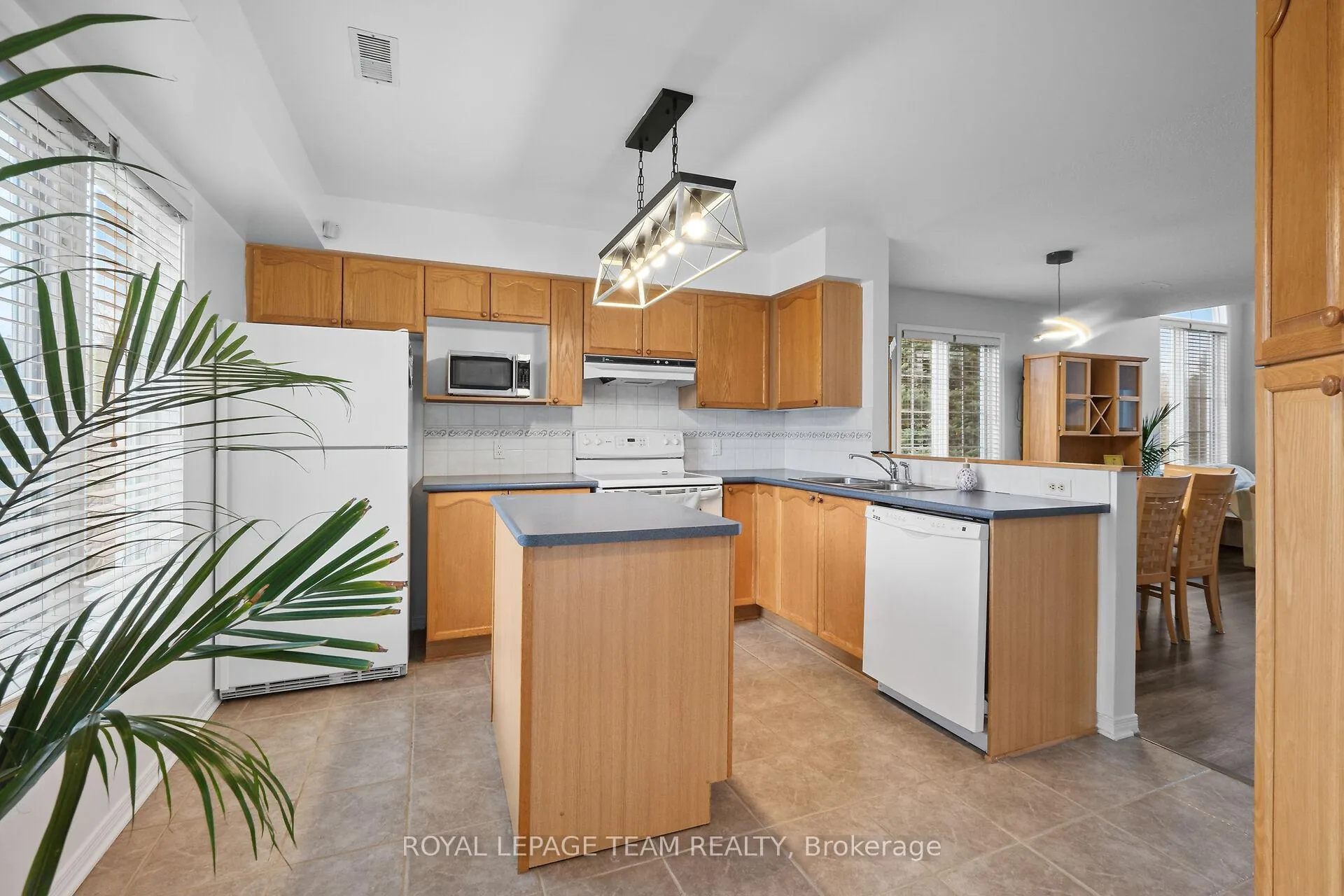 Photo 20 of Unit 23, 1701 Blohm Drive, Ottawa, Hunt Club Park — HOMEH
