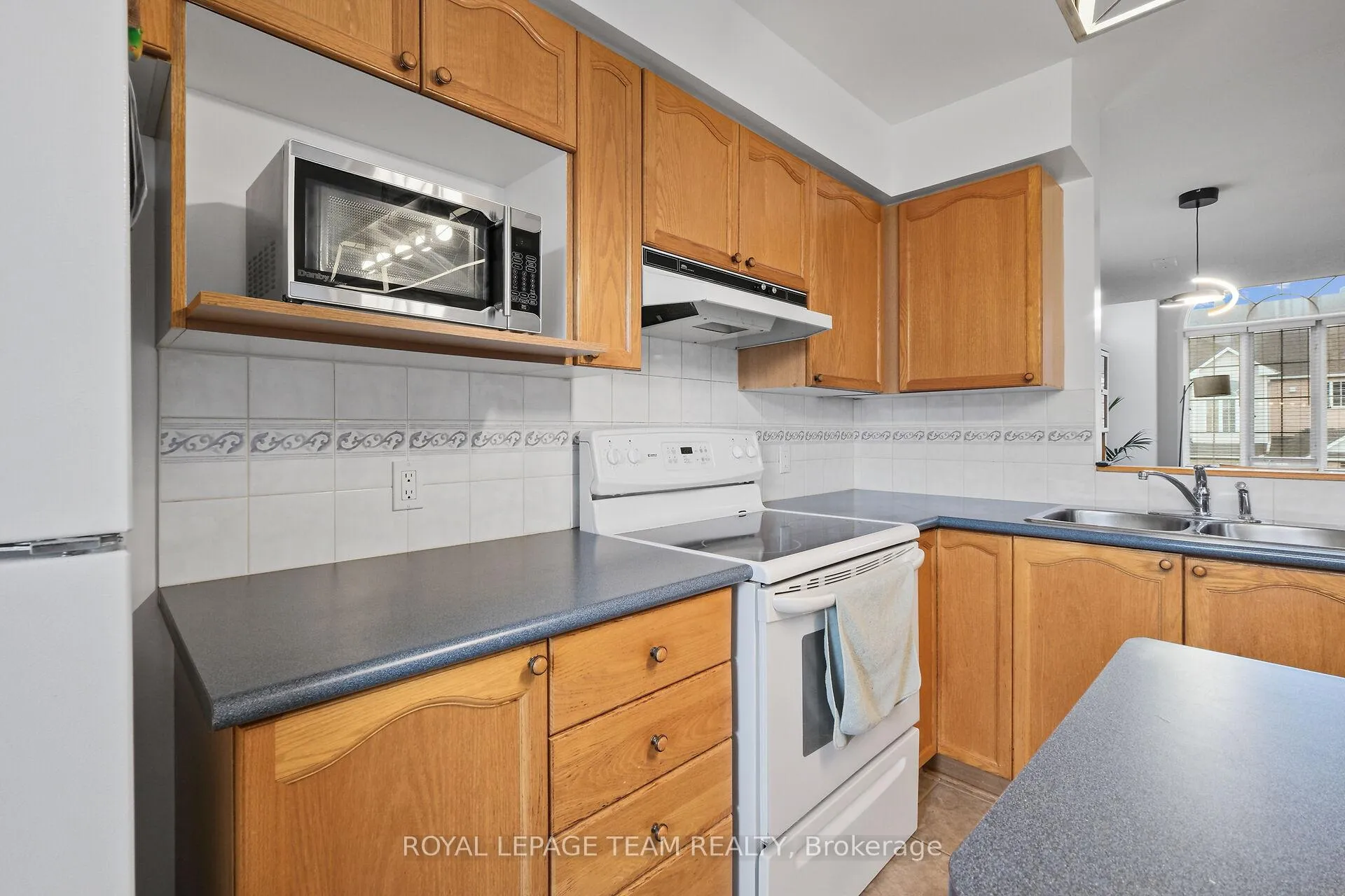 Photo 21 of Unit 23, 1701 Blohm Drive, Ottawa, Hunt Club Park — HOMEH