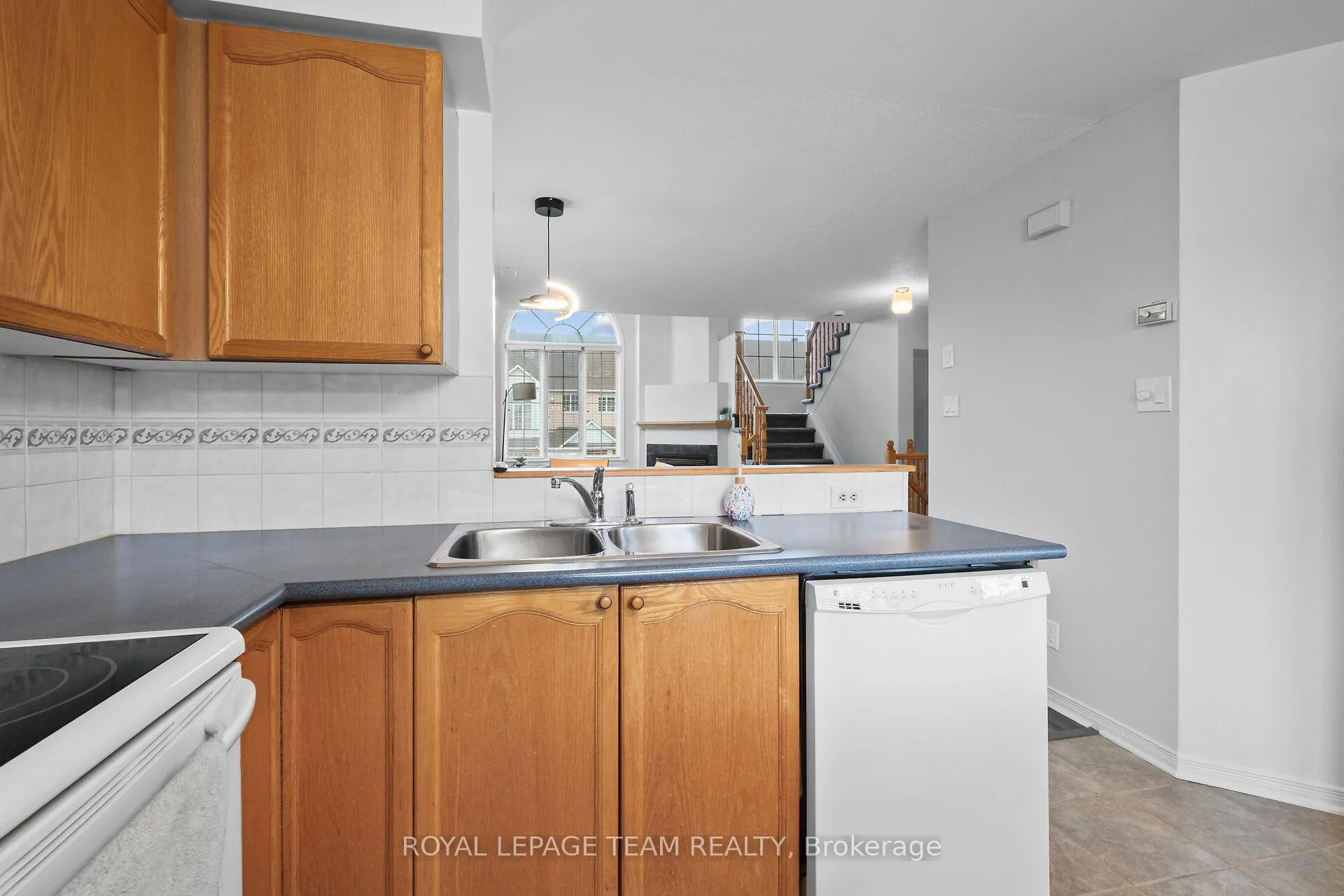 Photo 22 of Unit 23, 1701 Blohm Drive, Ottawa, Hunt Club Park — HOMEH