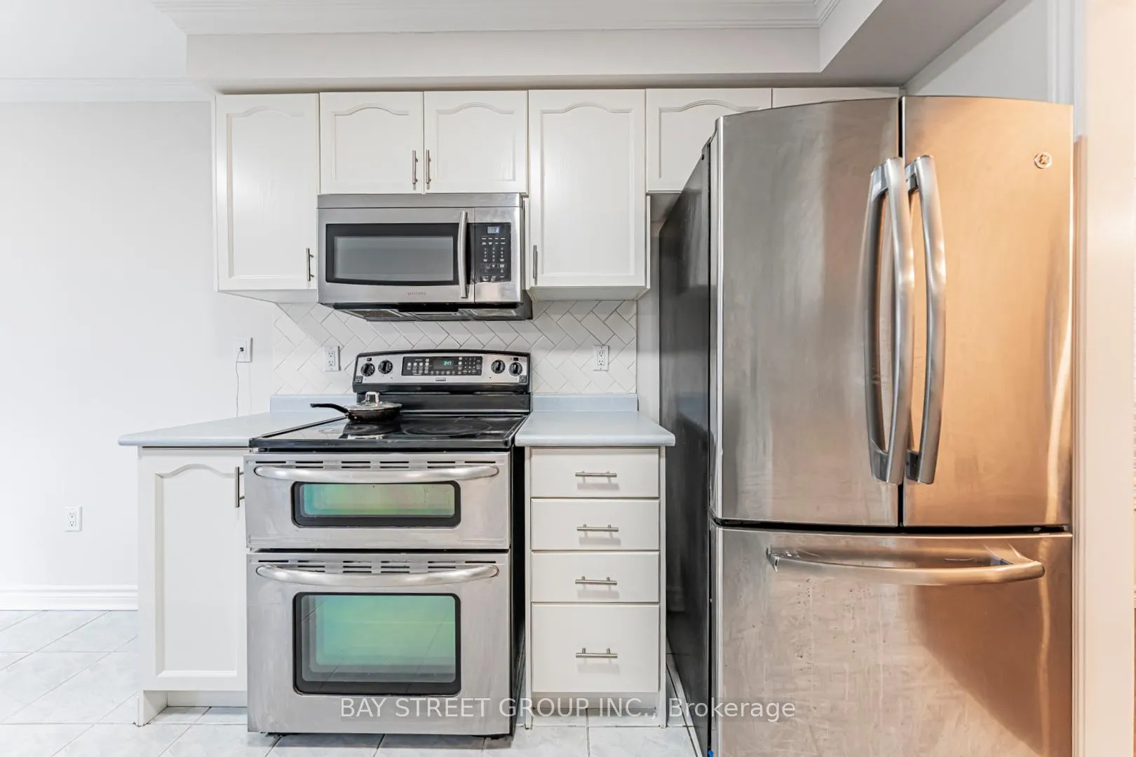 Photo 6 of 277 Stone Road, Aurora, Aurora Grove — HOMEH