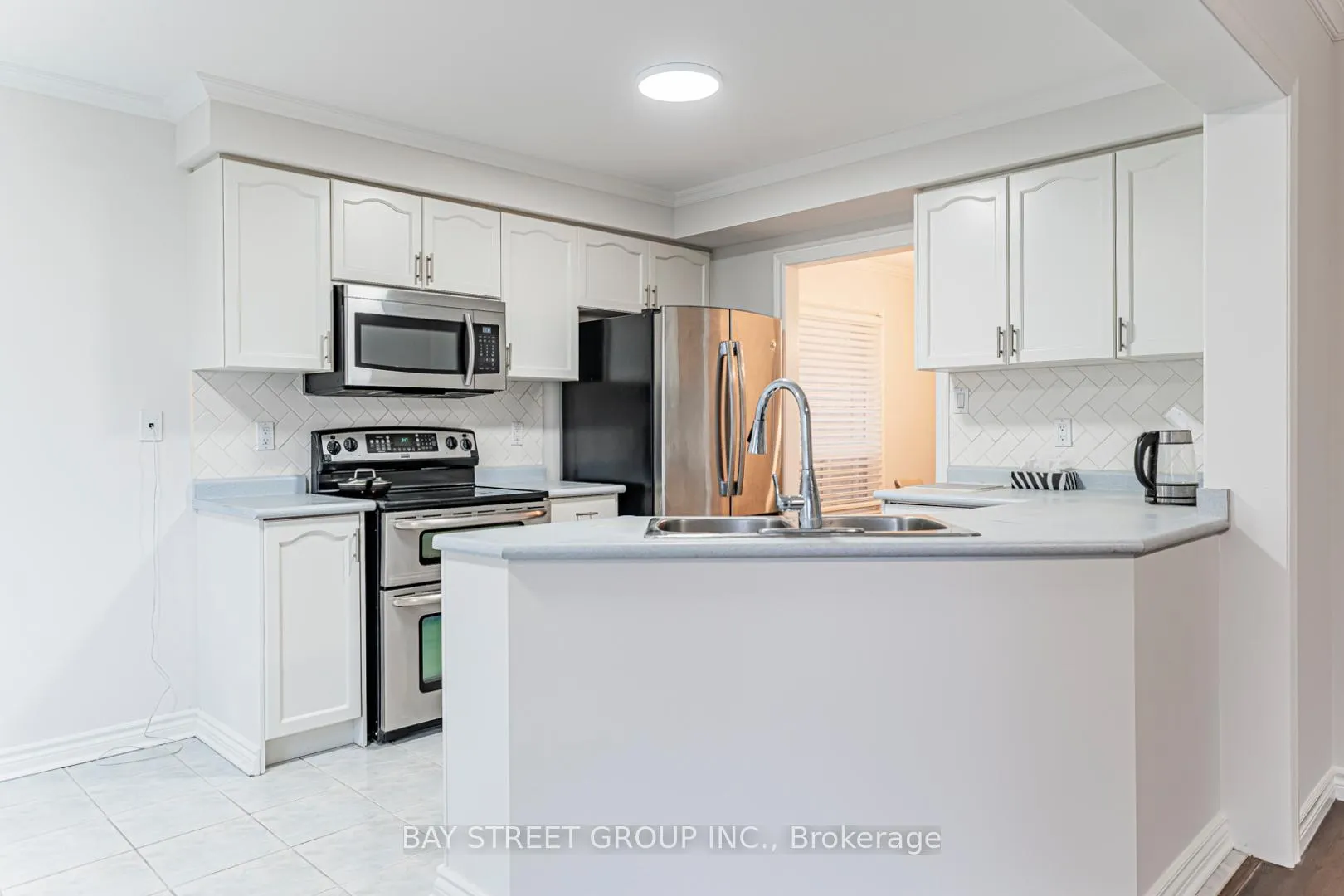 Photo 8 of 277 Stone Road, Aurora, Aurora Grove — HOMEH