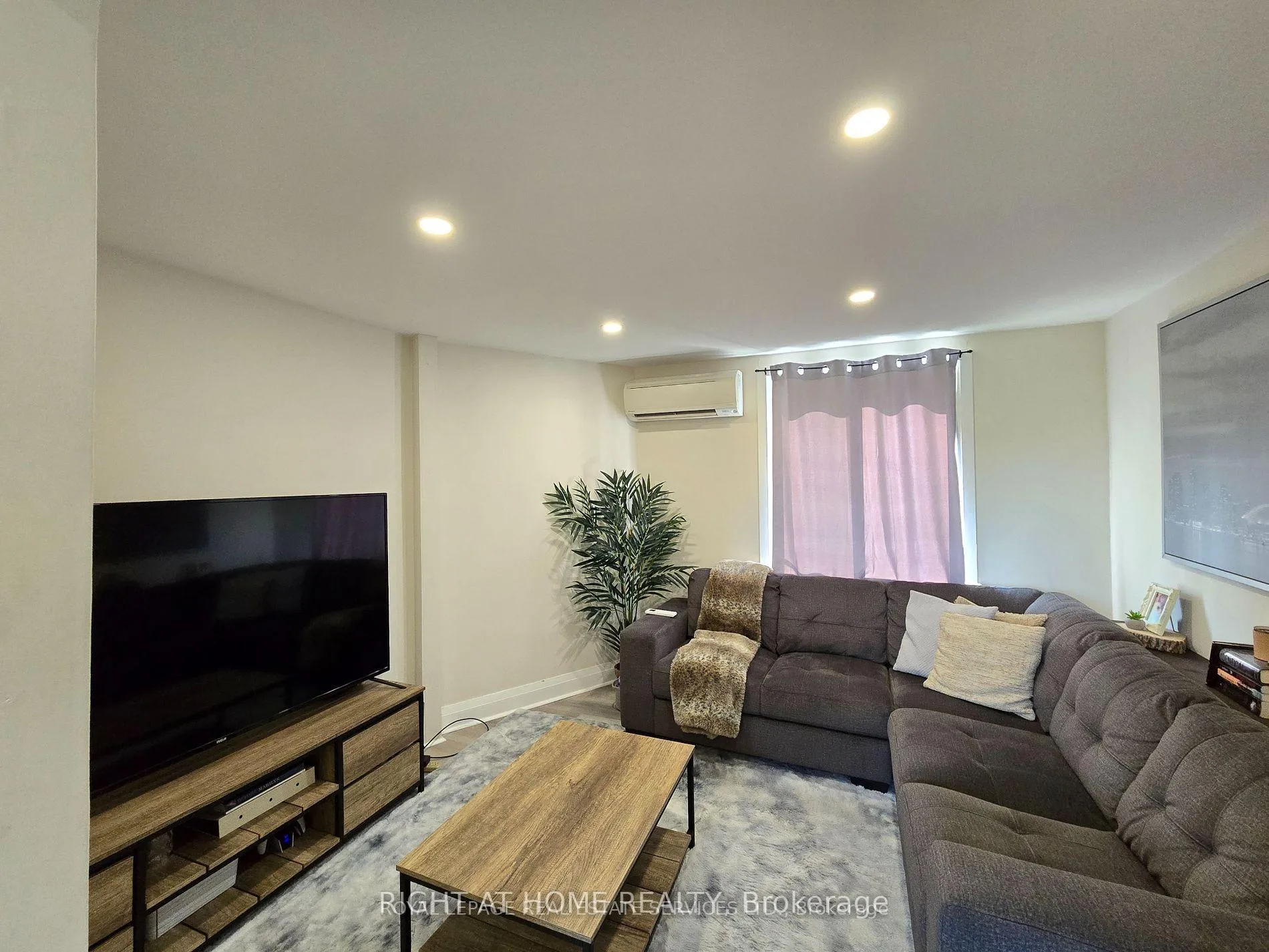 Photo 7 of Unit 2, 18 Ewing Street, Halton Hills, Georgetown — HOMEH