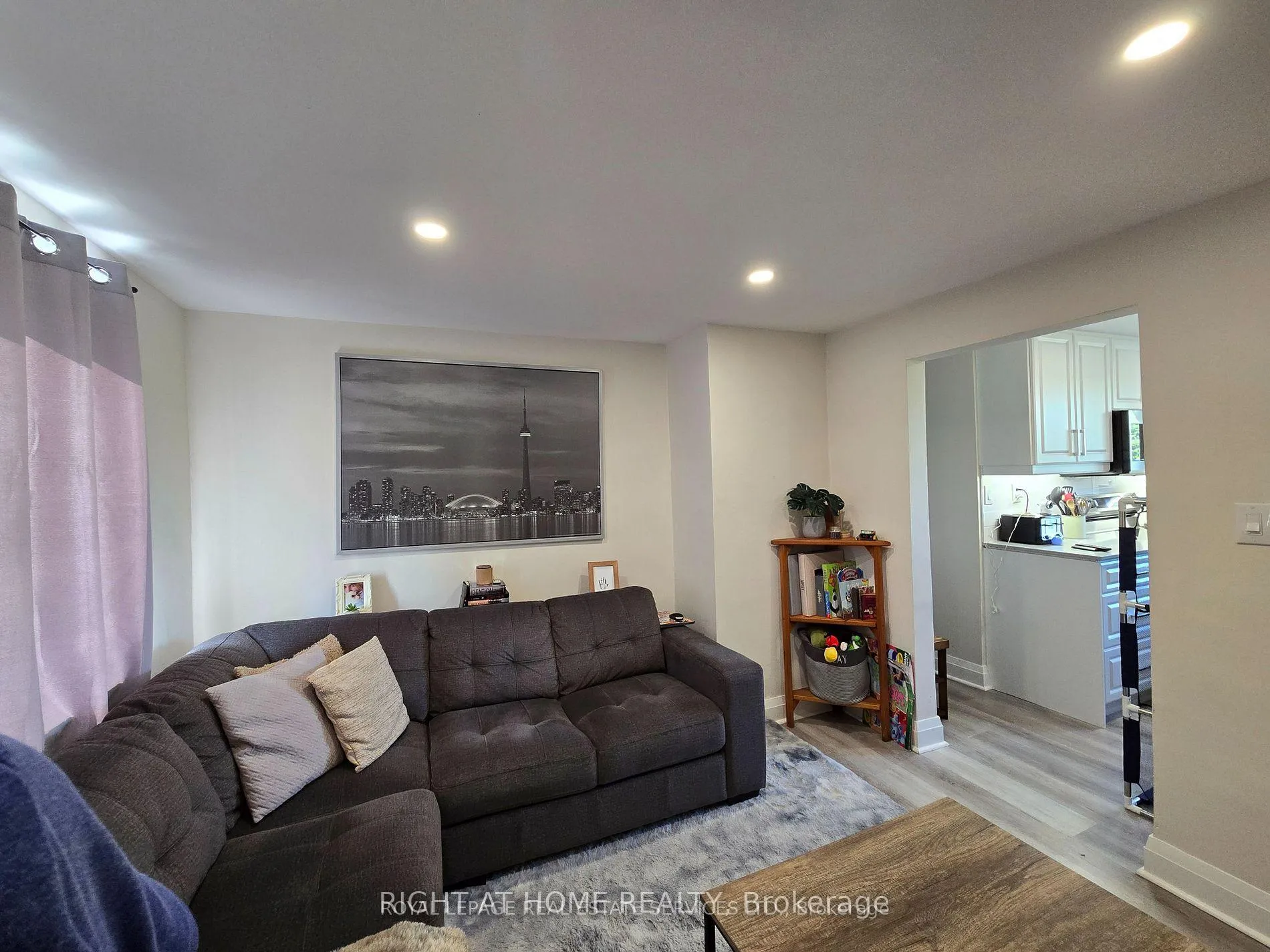 Photo 9 of Unit 2, 18 Ewing Street, Halton Hills, Georgetown — HOMEH