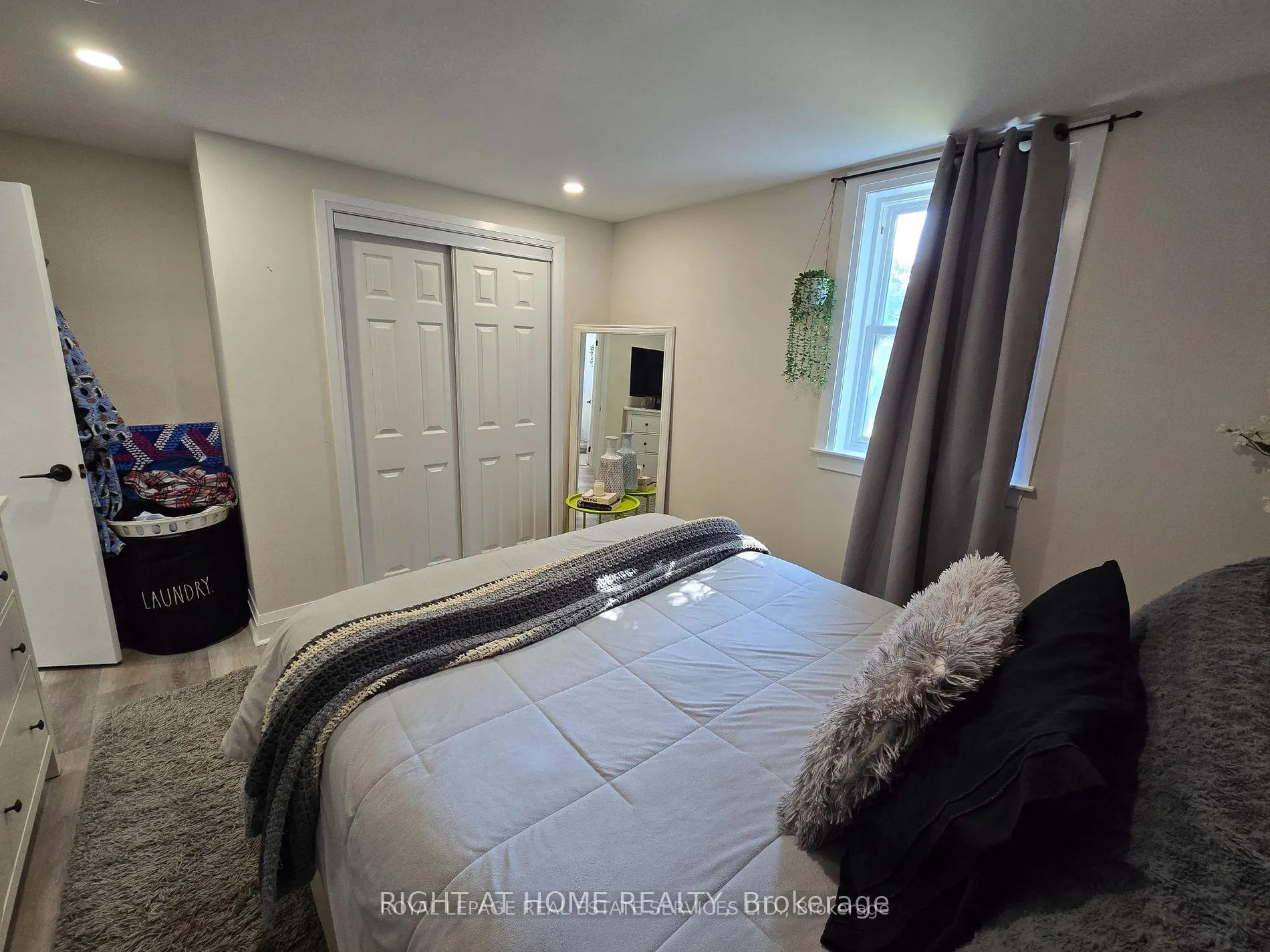 Photo 19 of Unit 2, 18 Ewing Street, Halton Hills, Georgetown — HOMEH