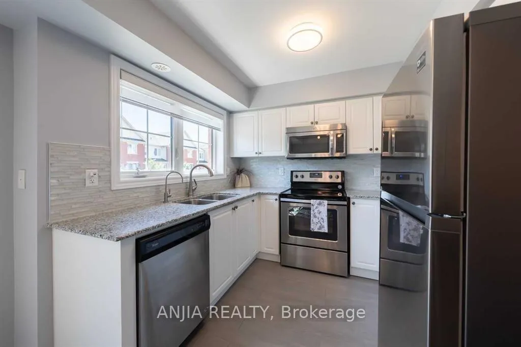 Photo 6 of Unit 14, 2504 Post Road, Oakville, River Oaks — HOMEH