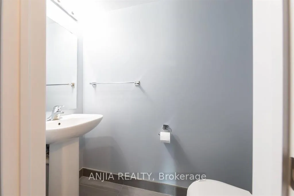 Photo 9 of Unit 14, 2504 Post Road, Oakville, River Oaks — HOMEH