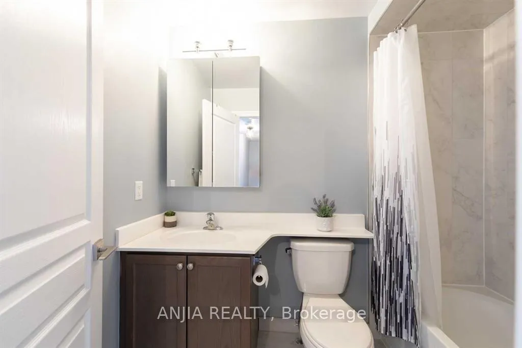 Photo 13 of Unit 14, 2504 Post Road, Oakville, River Oaks — HOMEH