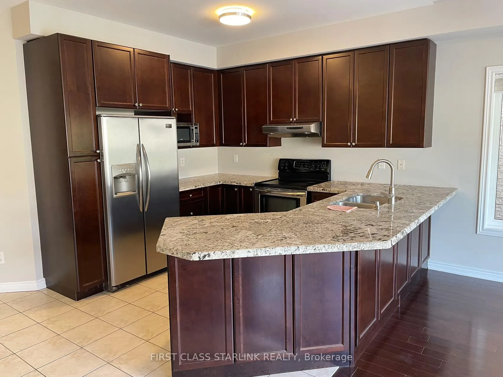 Photo 4 of 2385 Wasaga Drive, Oakville, Joshua Creek — HOMEH