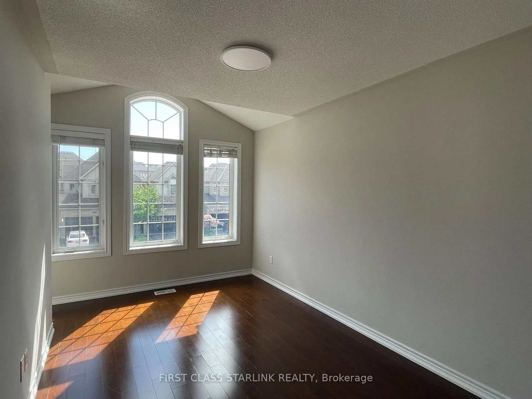 Photo 13 of 2385 Wasaga Drive, Oakville, Joshua Creek — HOMEH