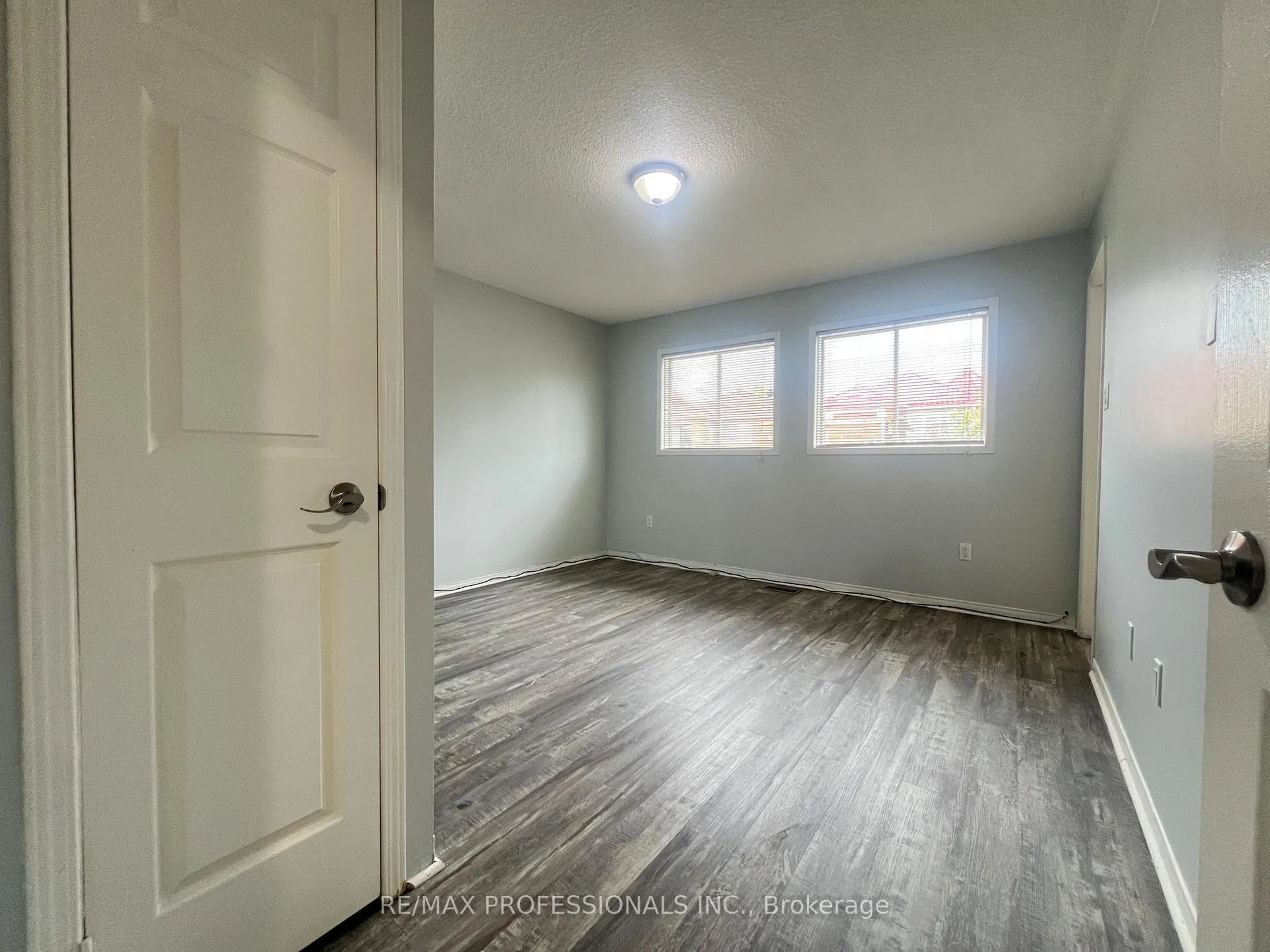 Photo 14 of 110 Springview Drive, Brampton, Brampton West — HOMEH