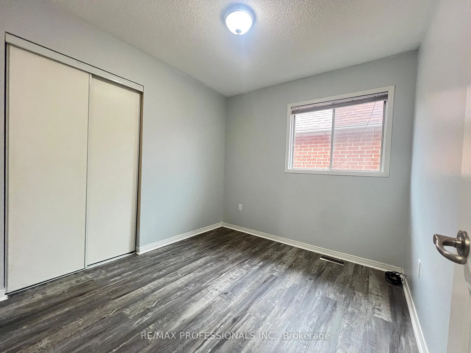 Photo 16 of 110 Springview Drive, Brampton, Brampton West — HOMEH