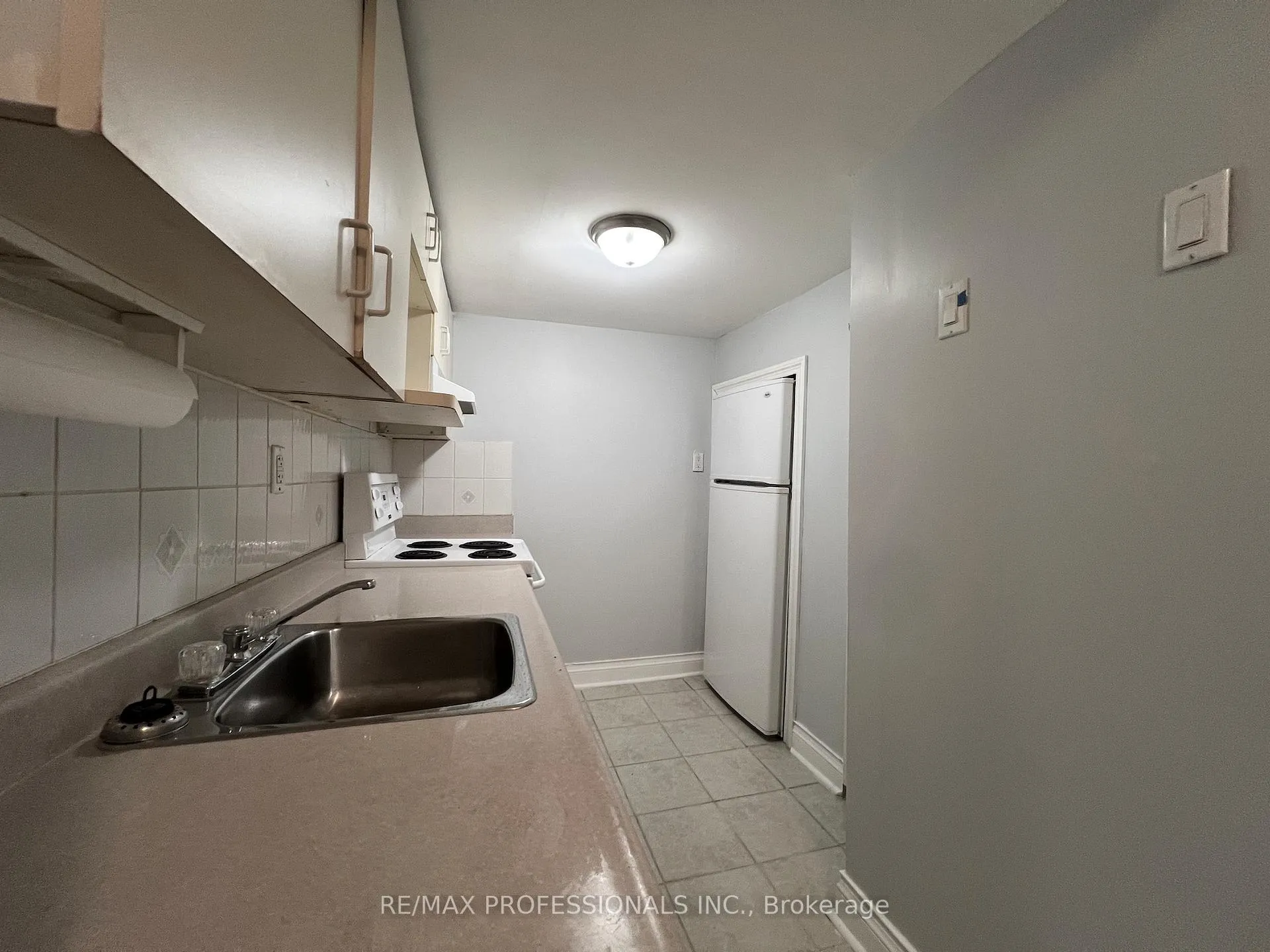 Photo 25 of 110 Springview Drive, Brampton, Brampton West — HOMEH