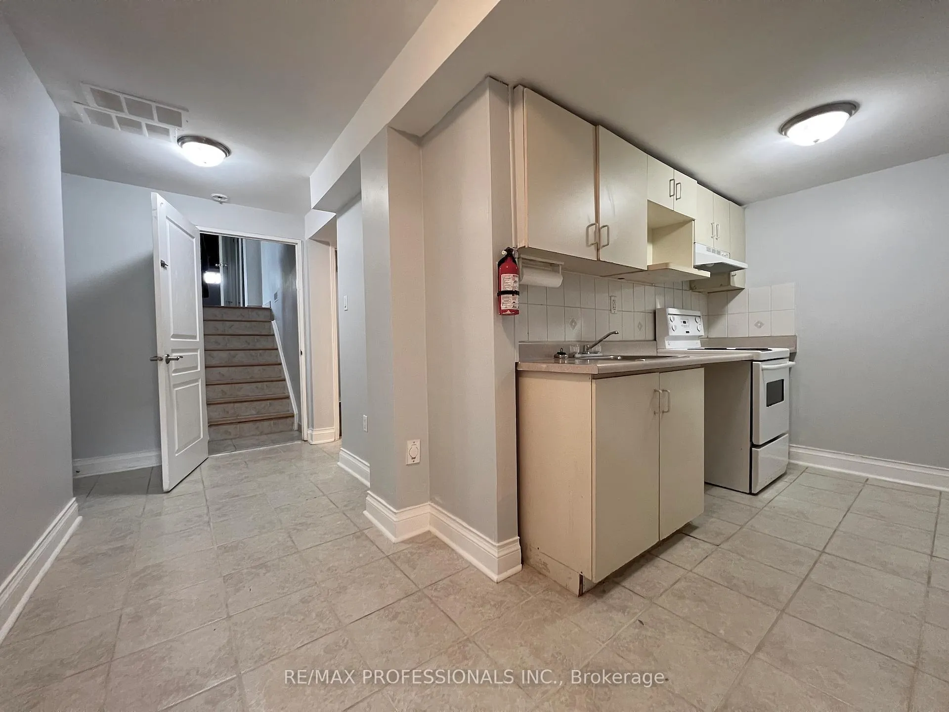 Photo 26 of 110 Springview Drive, Brampton, Brampton West — HOMEH