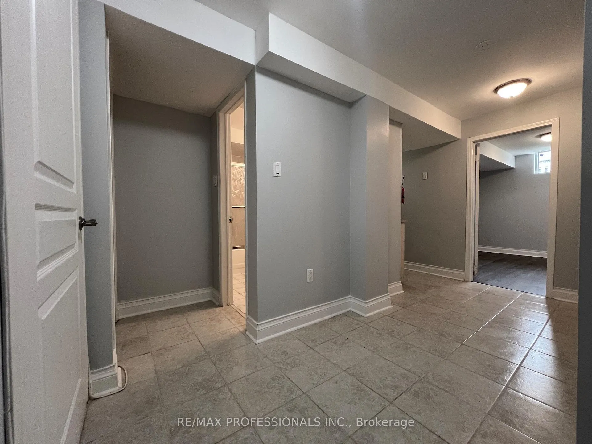 Photo 30 of 110 Springview Drive, Brampton, Brampton West — HOMEH