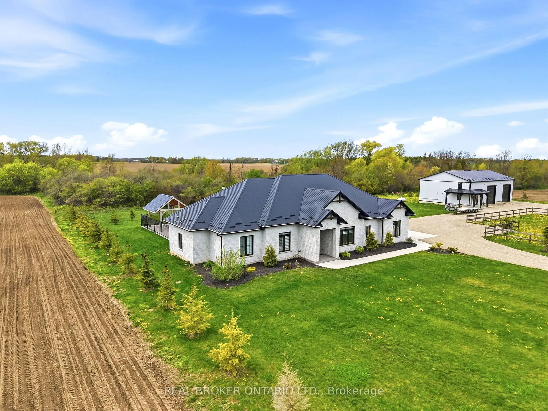 Photo 3 of 43583 Fischer Line, Huron East, Grey — HOMEH