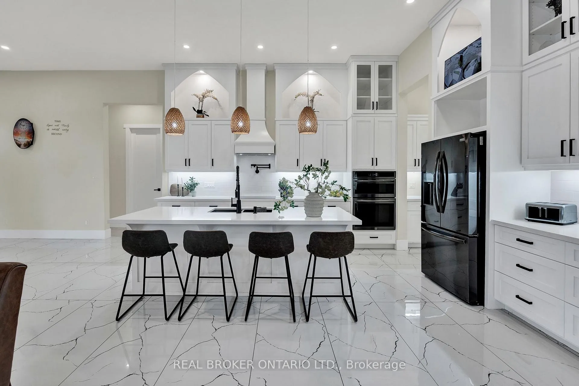 Photo 5 of 43583 Fischer Line, Huron East, Grey — HOMEH