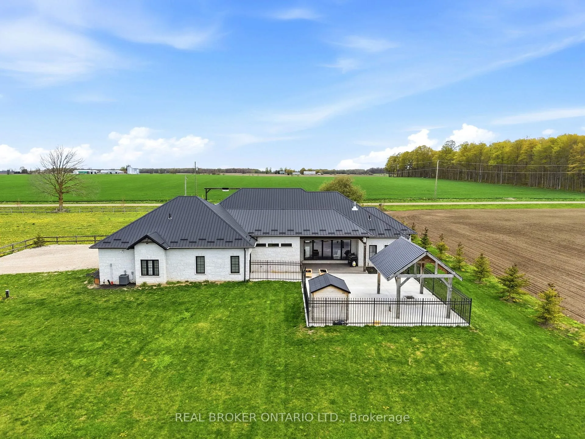 Photo 38 of 43583 Fischer Line, Huron East, Grey — HOMEH