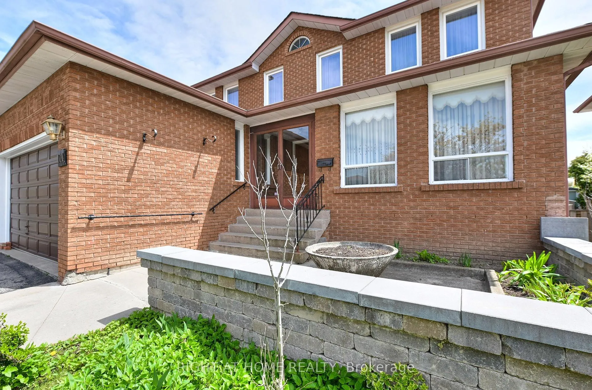 Photo 3 of 101 Raymerville Drive, Markham, Raymerville — HOMEH