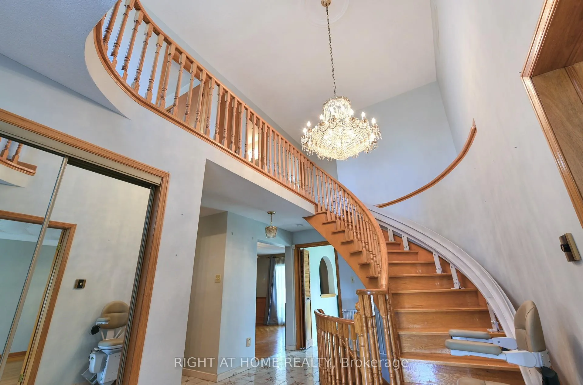 Photo 6 of 101 Raymerville Drive, Markham, Raymerville — HOMEH