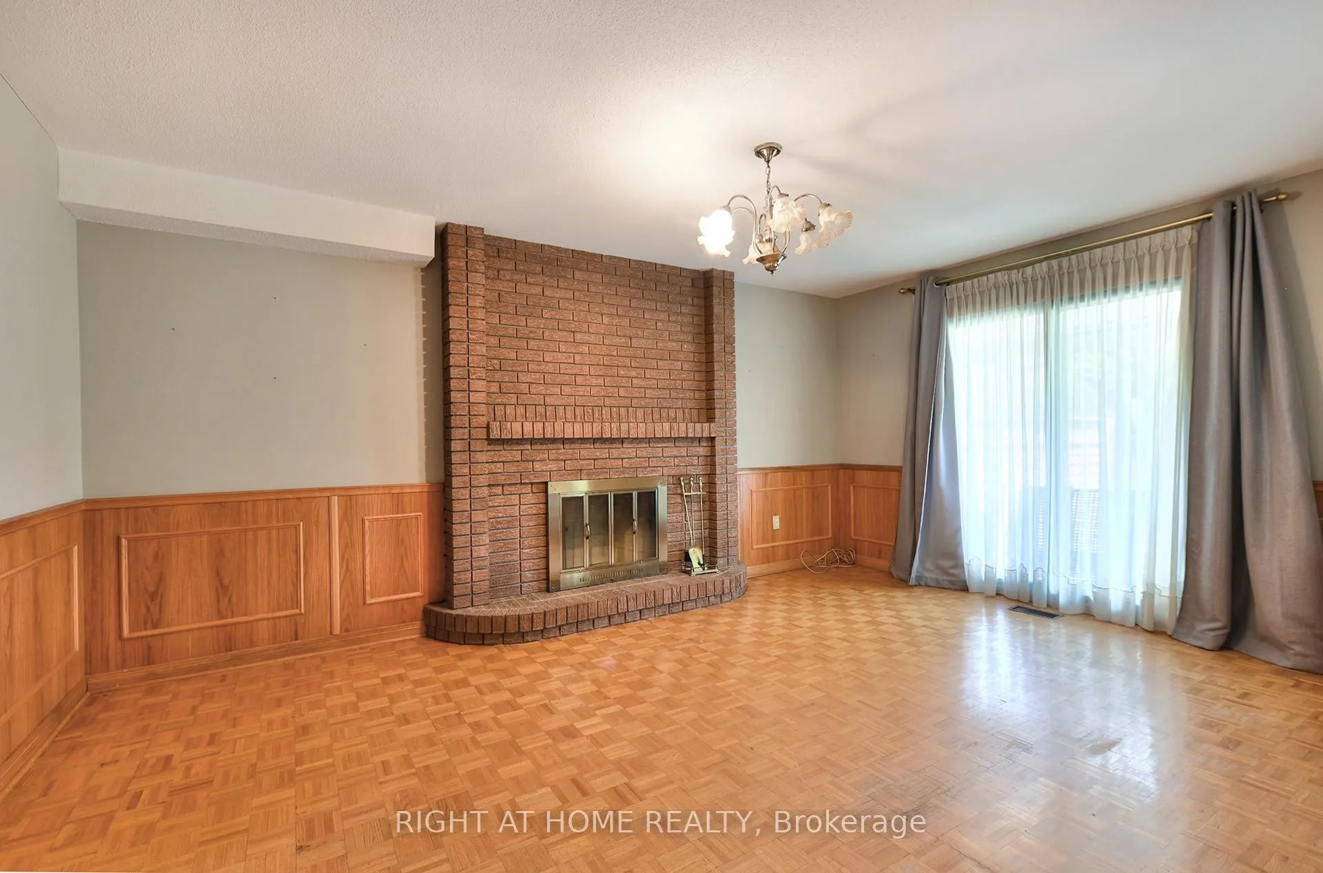Photo 7 of 101 Raymerville Drive, Markham, Raymerville — HOMEH