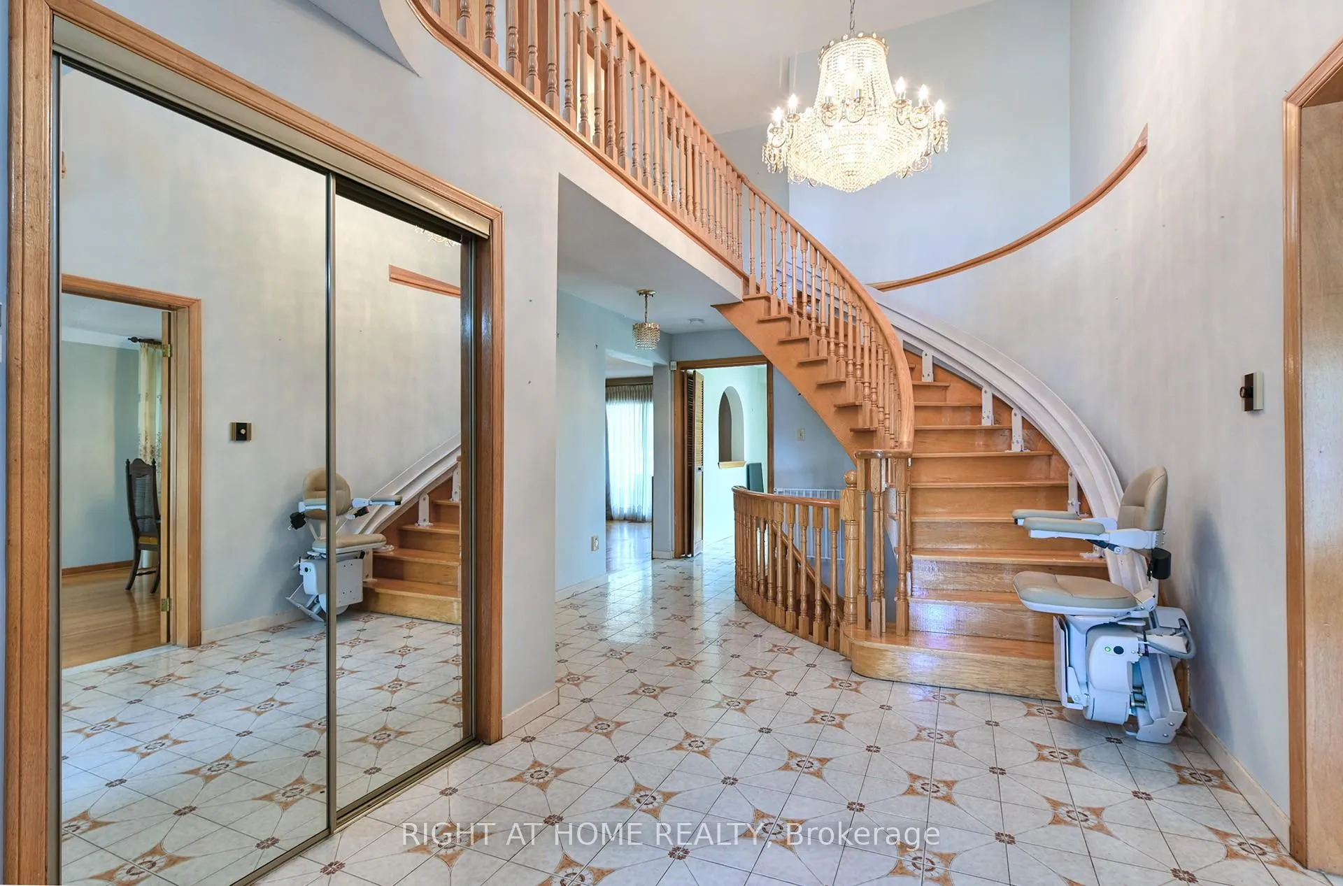Photo 8 of 101 Raymerville Drive, Markham, Raymerville — HOMEH
