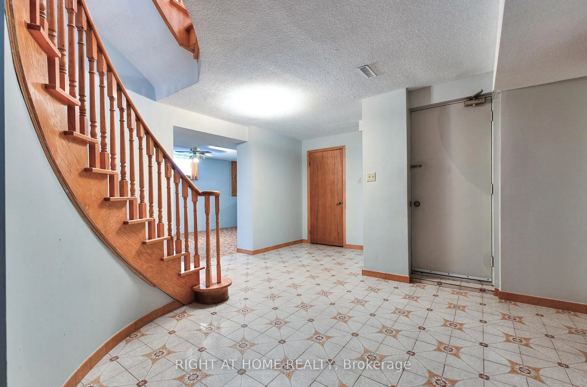 Photo 11 of 101 Raymerville Drive, Markham, Raymerville — HOMEH
